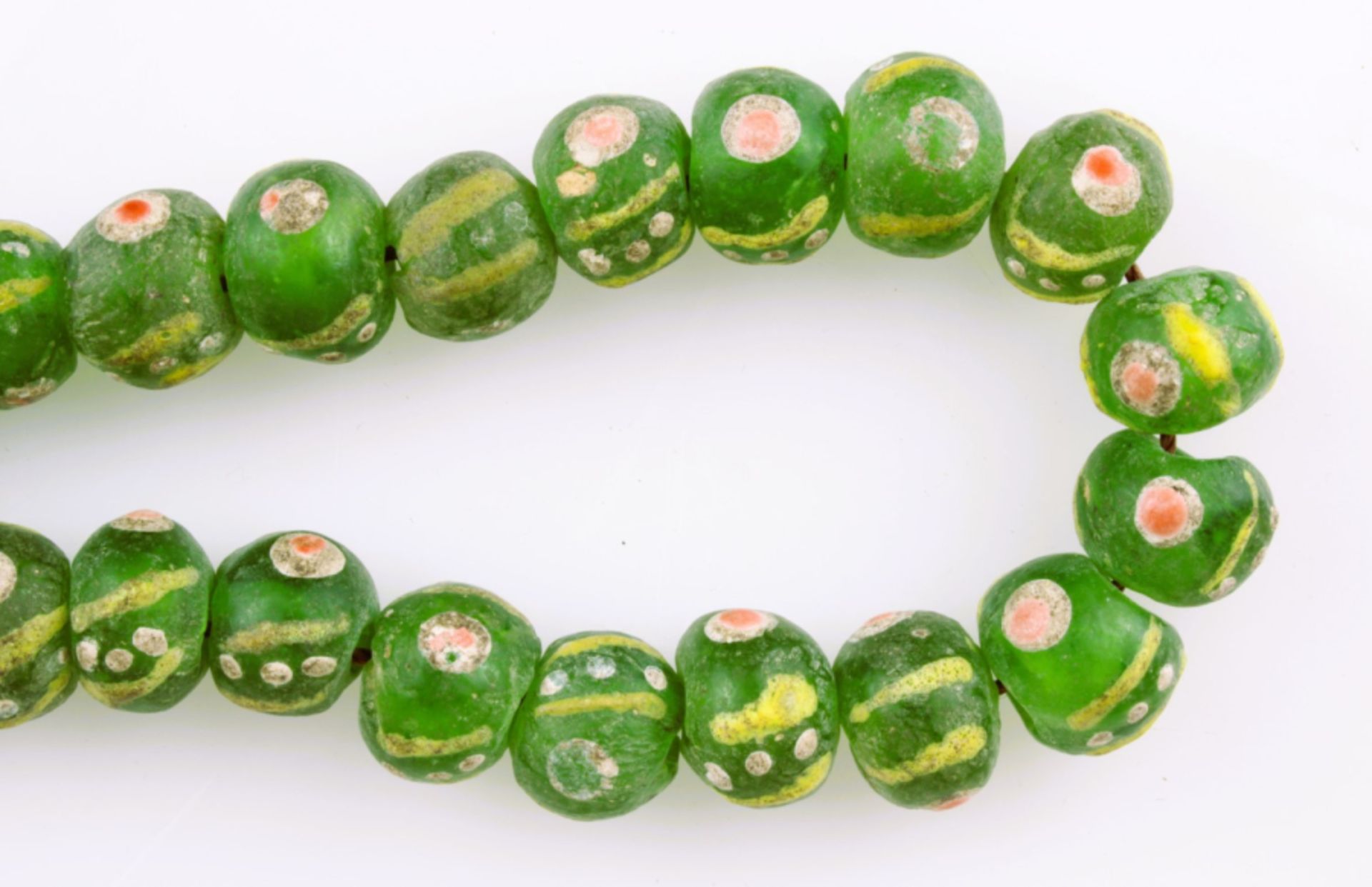 Necklace of green beads of Venetian glass - Image 2 of 2