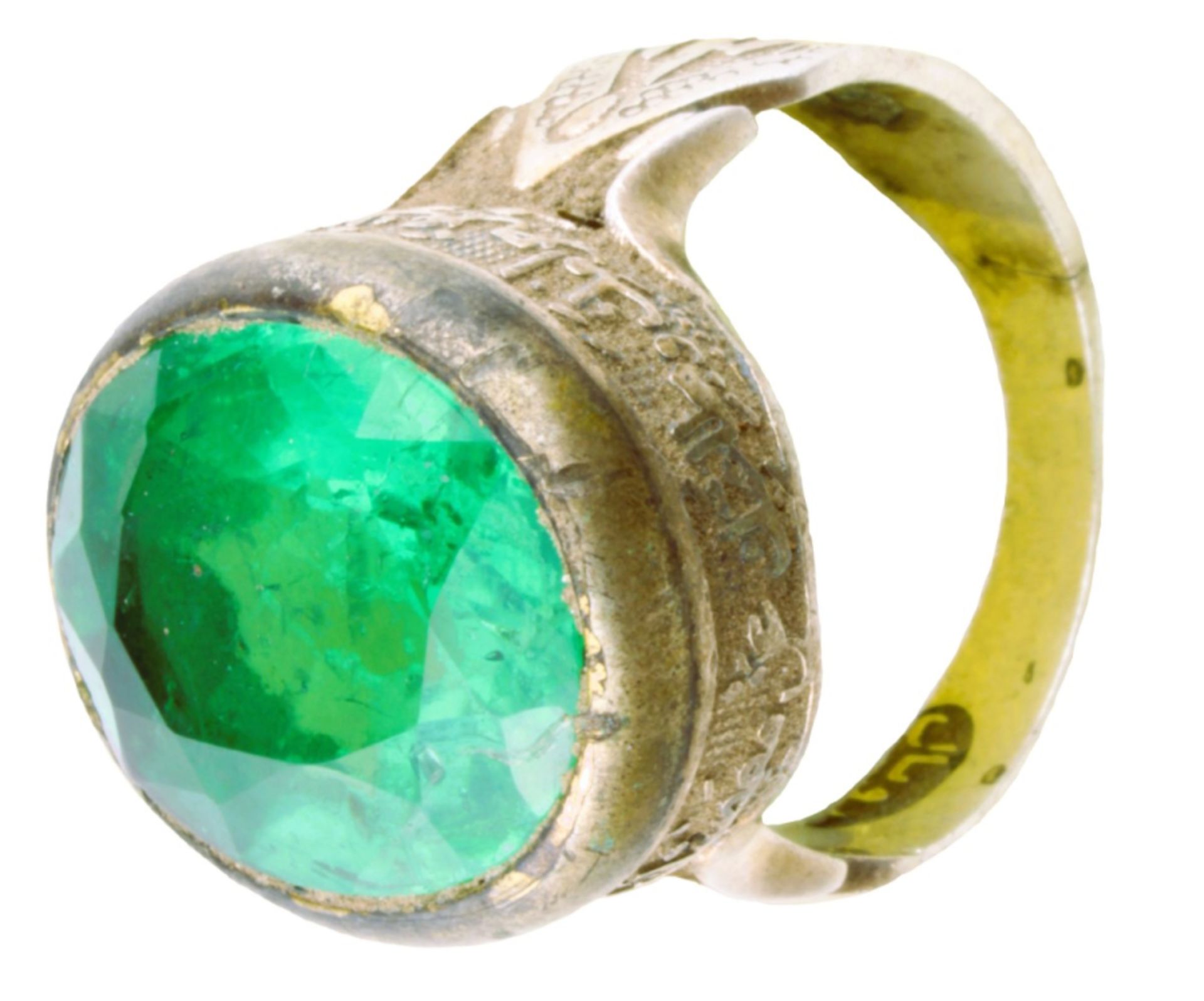 Silver ring with green stone engraved with islamic script - Image 2 of 7