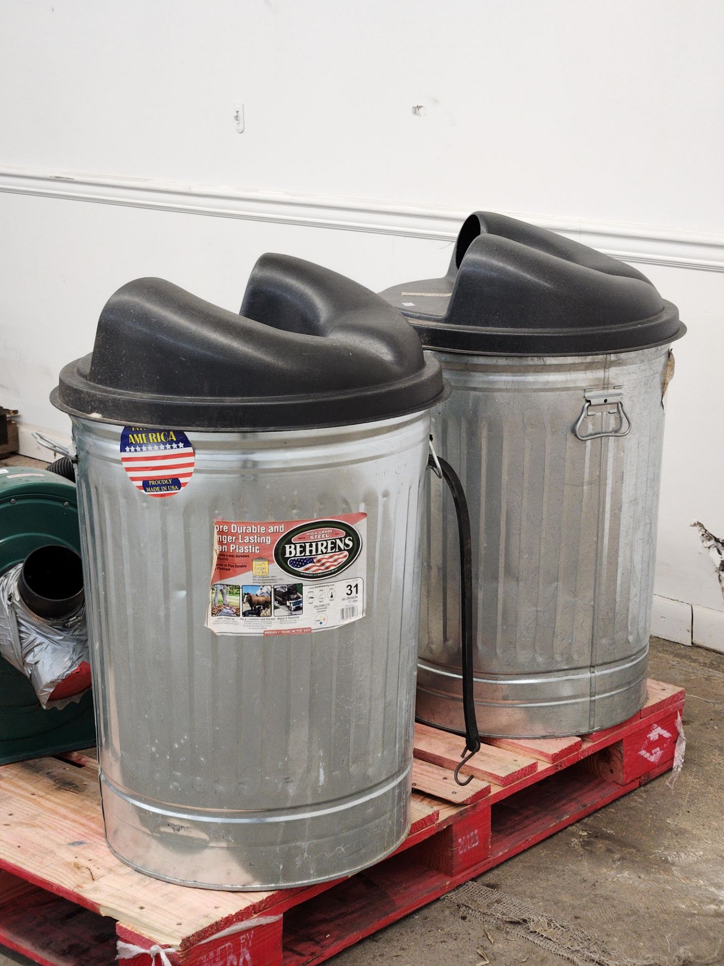 Grizzly Dust Collector w/ (2) Bins - Image 5 of 5