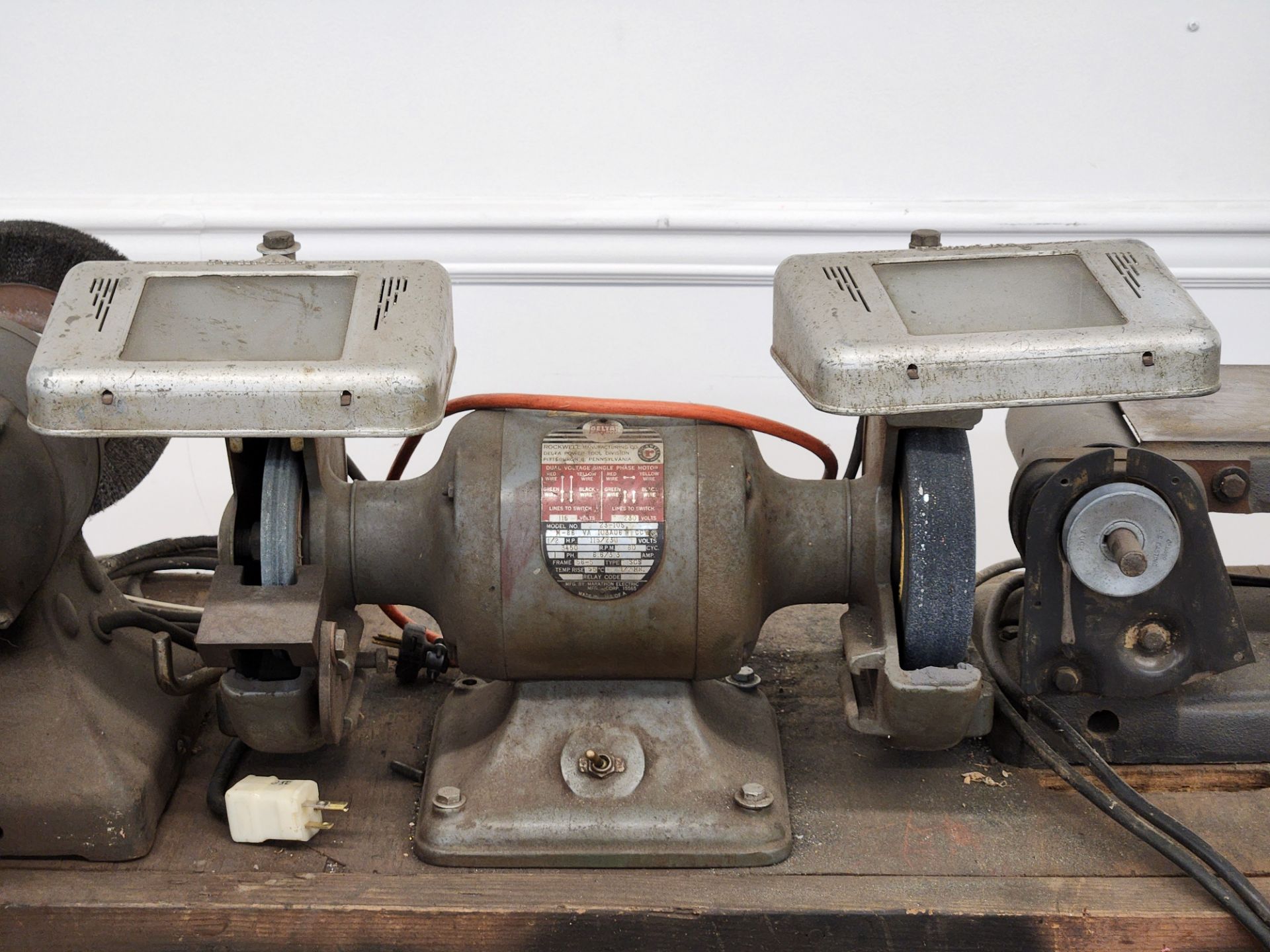 Work Bench w/ Mounted Grinders & Belt Sander - Image 4 of 9