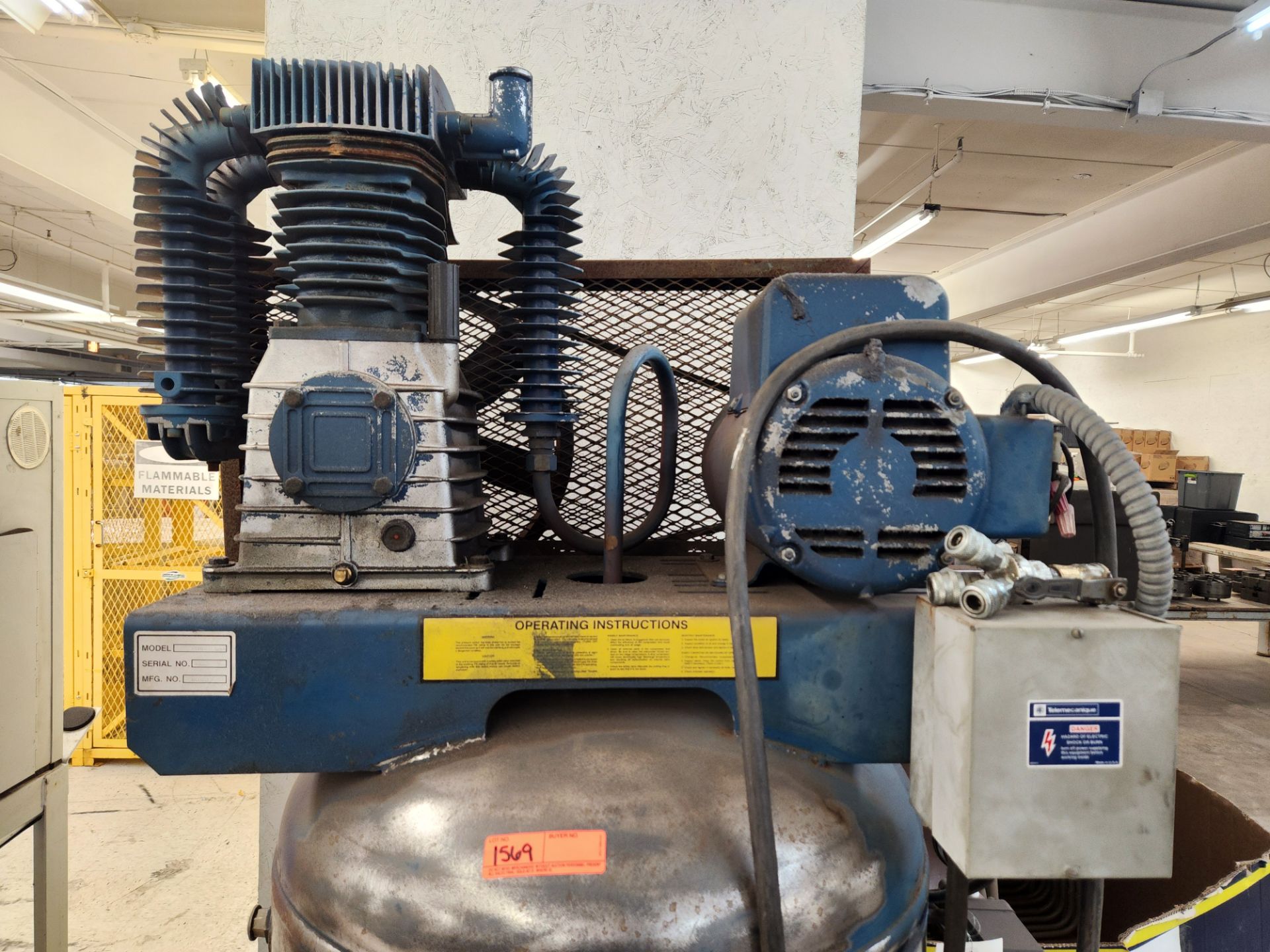 Buckeye Vertical Air Compressor - Image 2 of 5