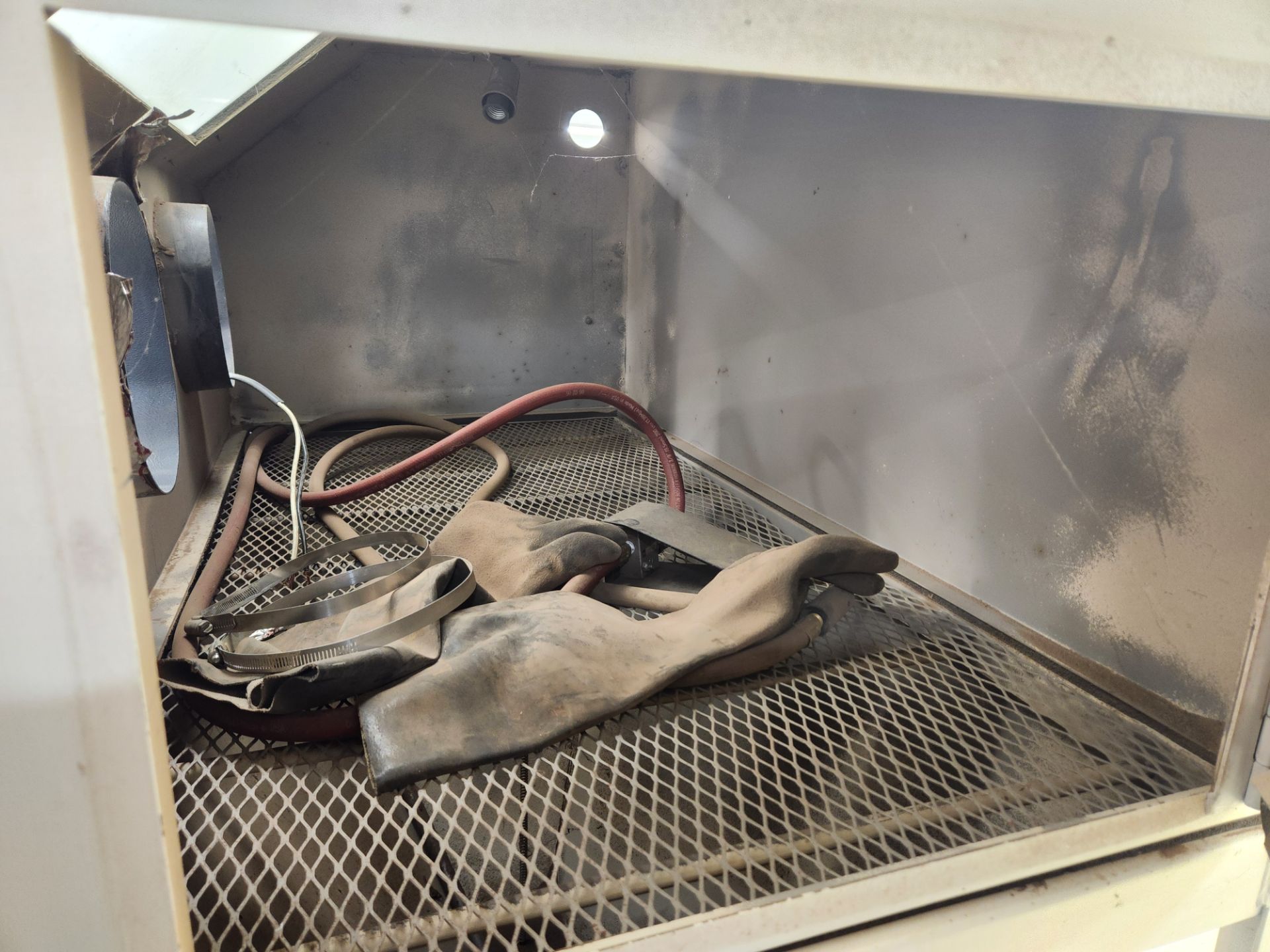 Cyclone Sand Blasting Cabinet - Image 3 of 4