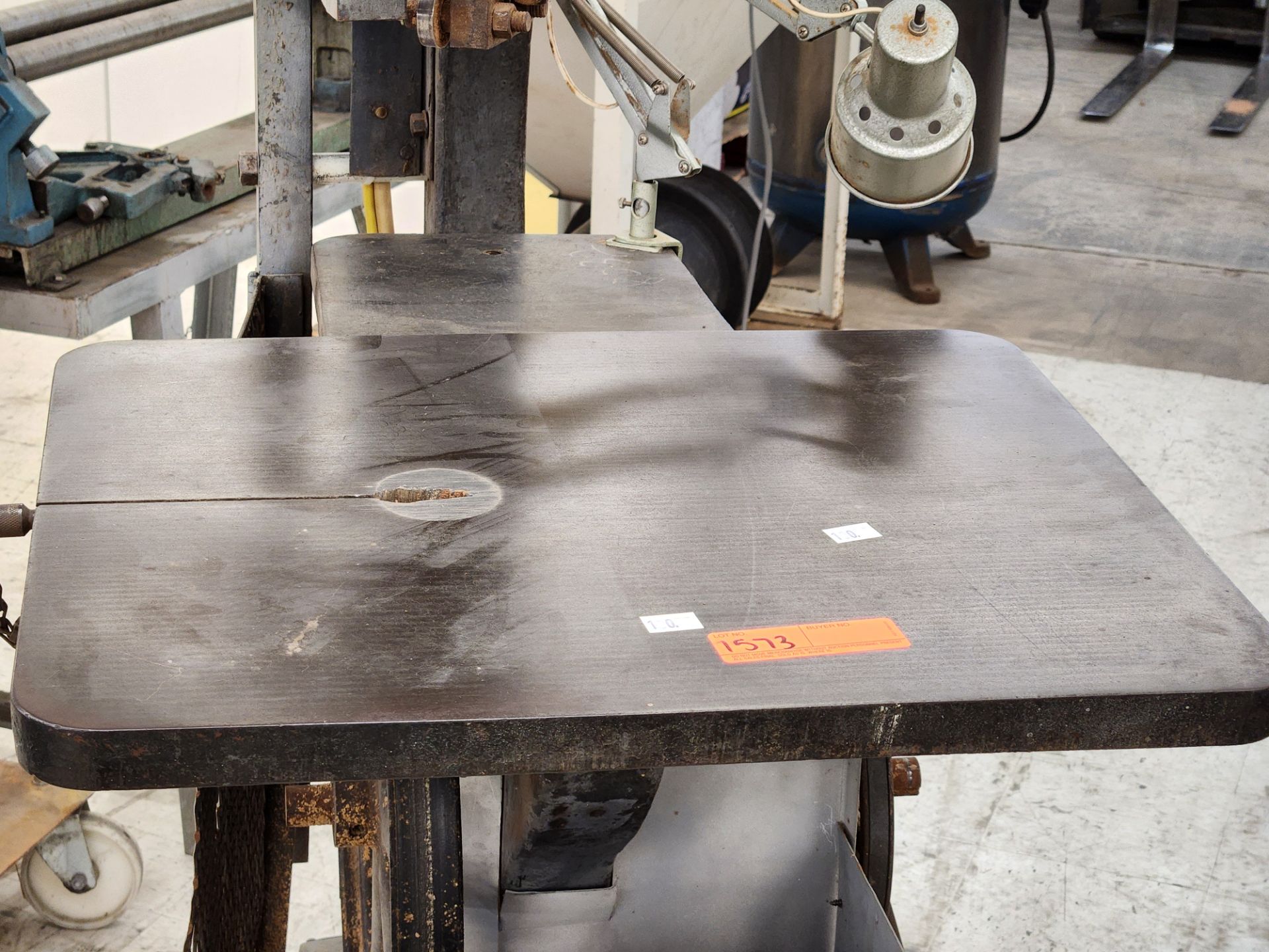Unmarked Band Saw - Image 4 of 4