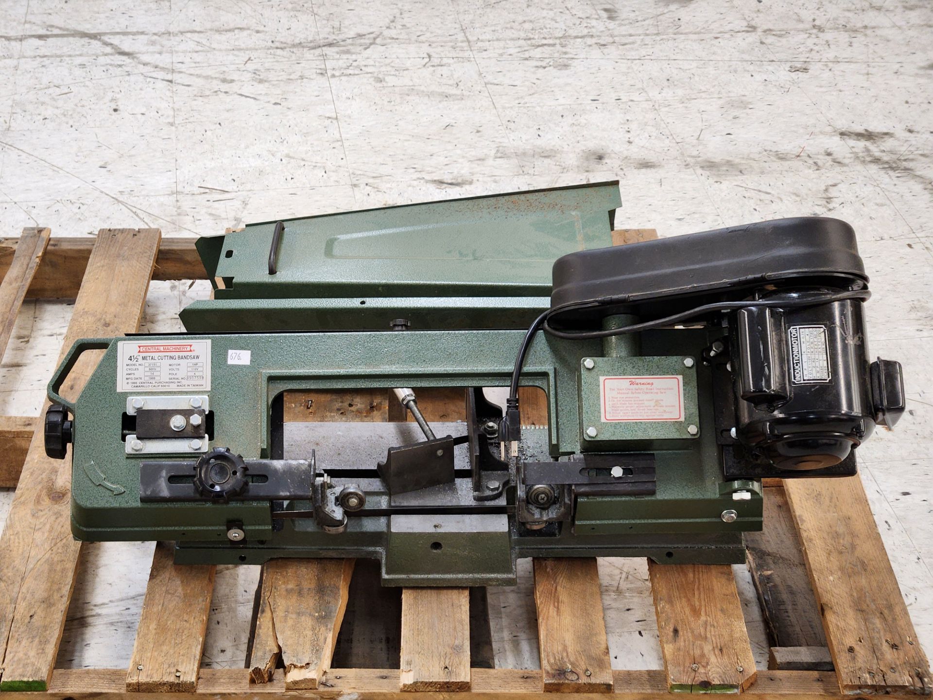 Central Machinery 4-1/2" Metal Cutting Bandsaw