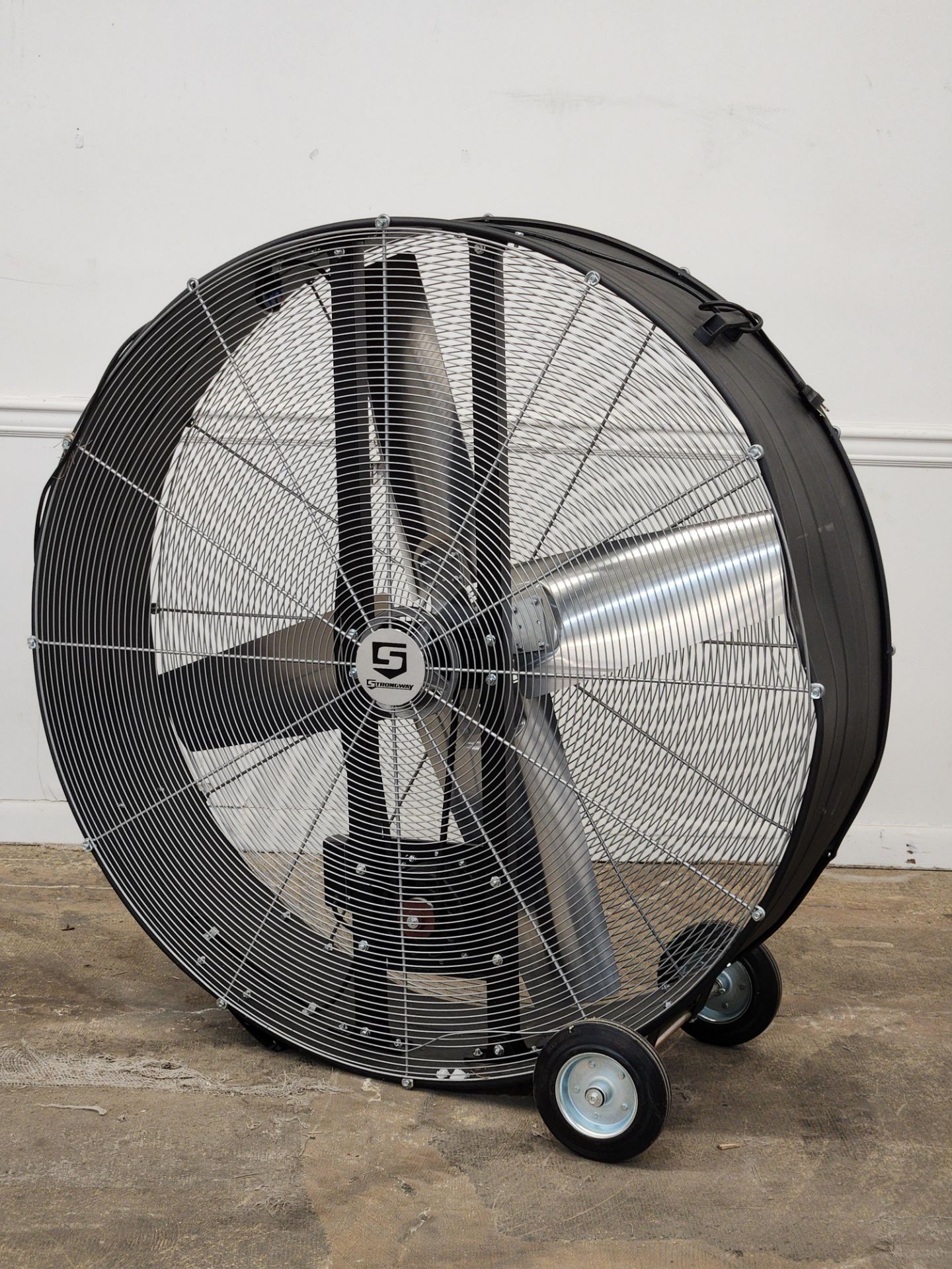 Strongway 48" Belt Drive Drum Fan