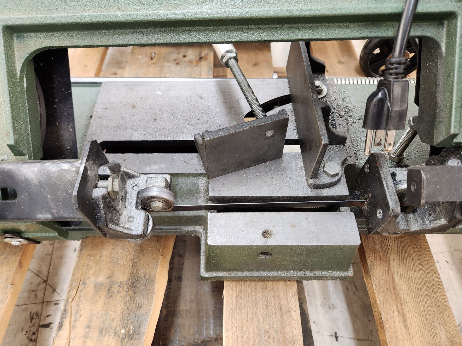 Central Machinery 4-1/2" Metal Cutting Bandsaw - Image 5 of 5