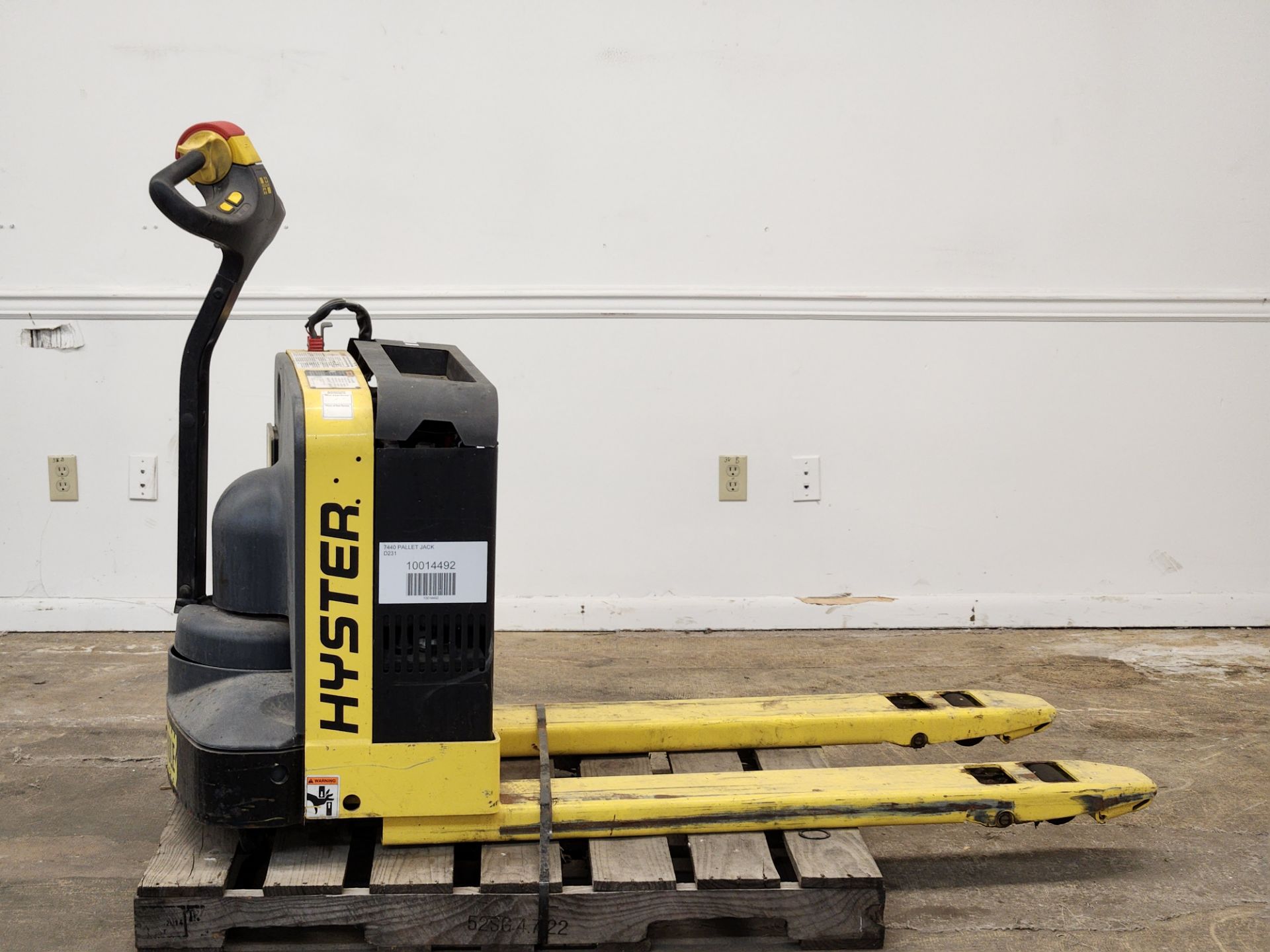 Hyster Walk-Behing 24V Pallet Jack