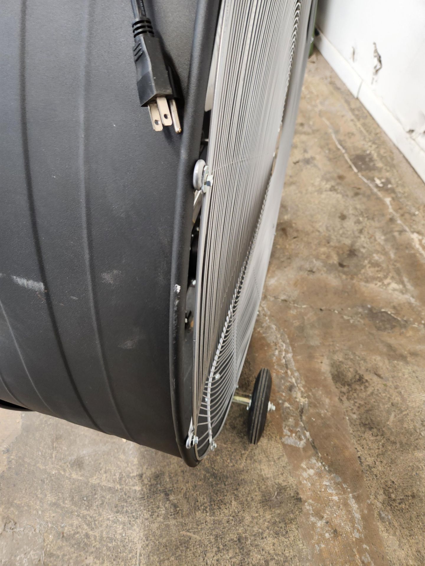 Strongway 48" Belt Drive Drum Fan - Image 4 of 5