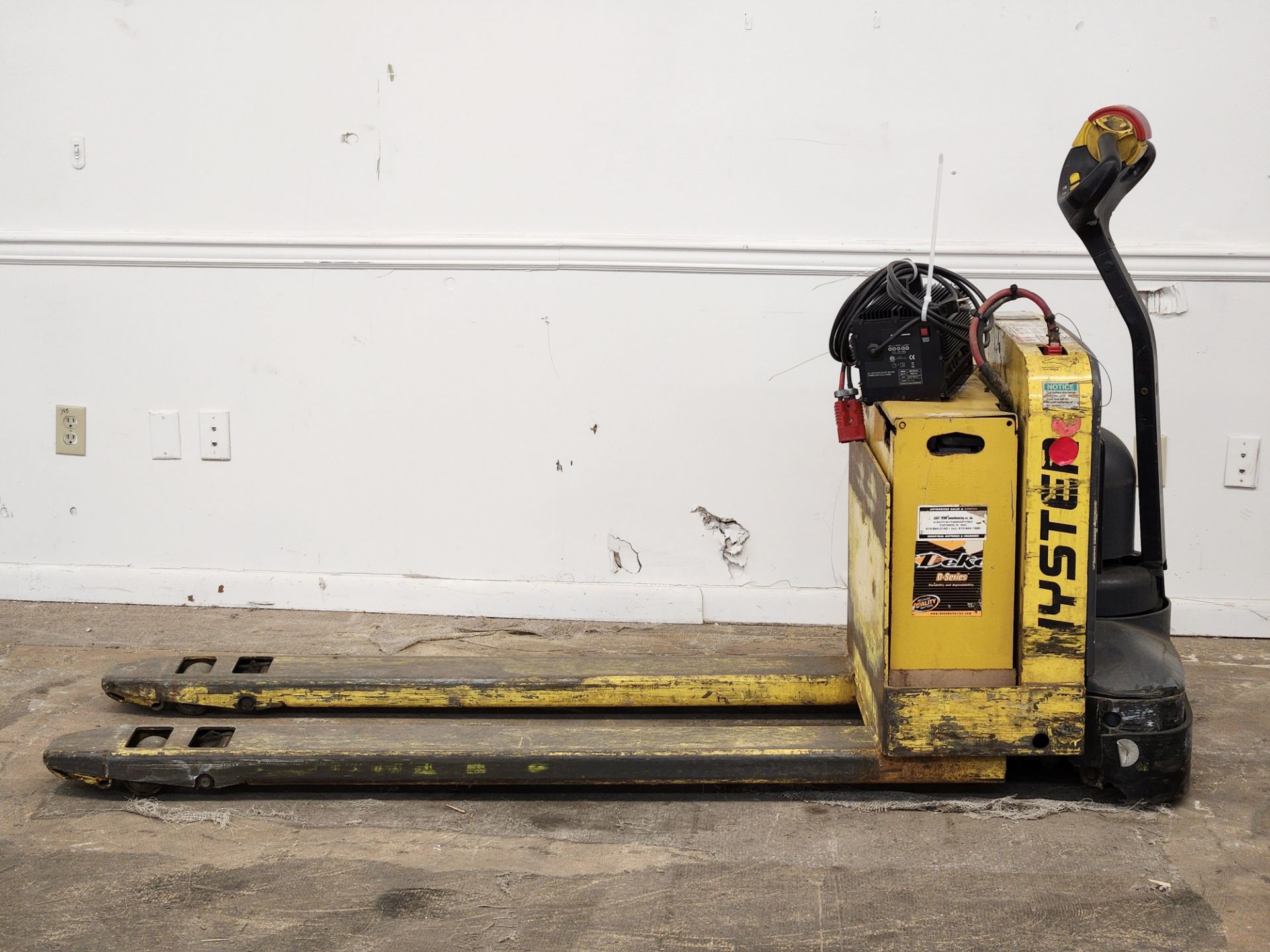 Hyster Walk Behind 24V Pallet Jack