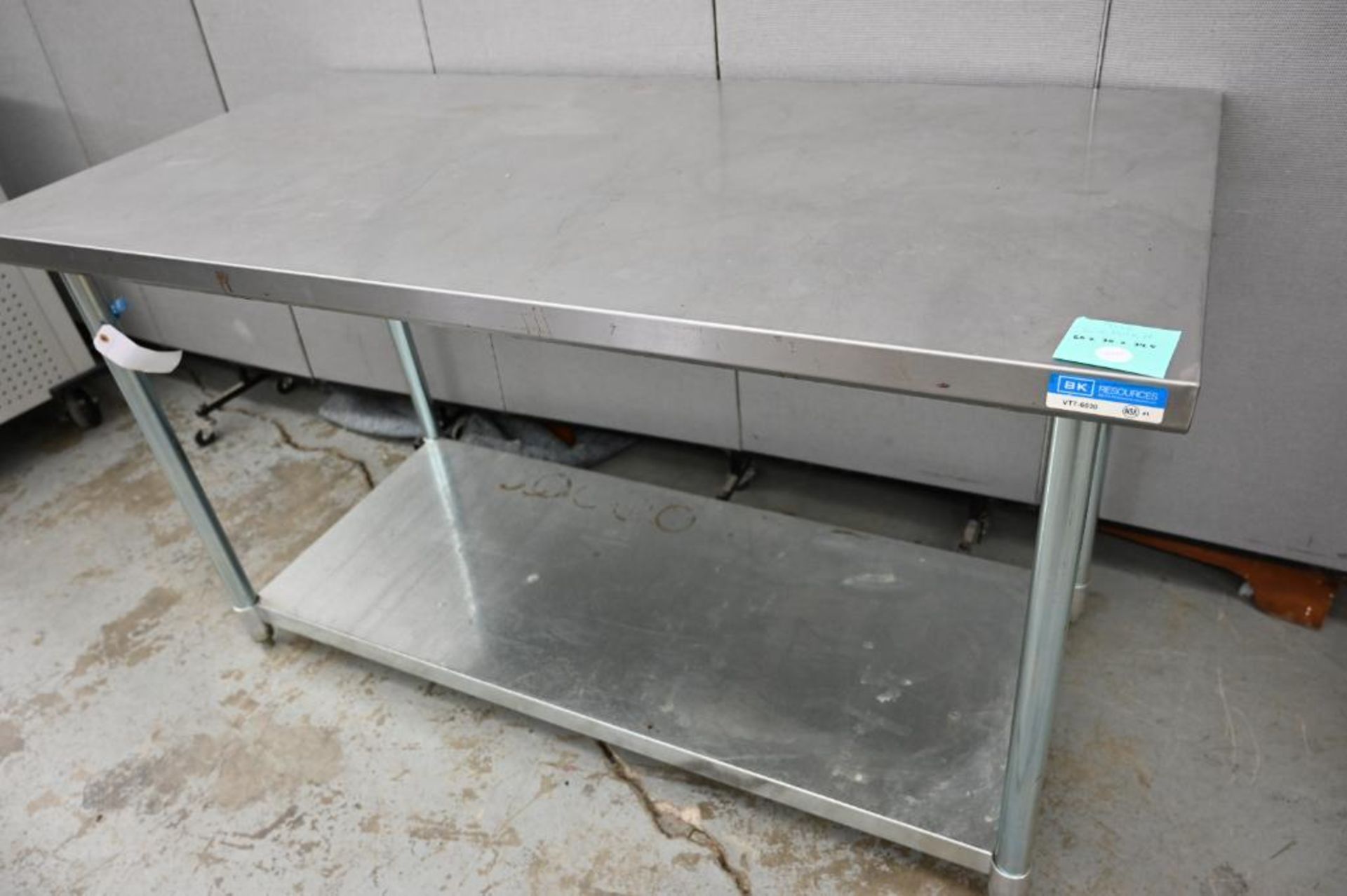 60" x 30" x 34.5" Stainless Steel Work Table - Bild 6 aus 7