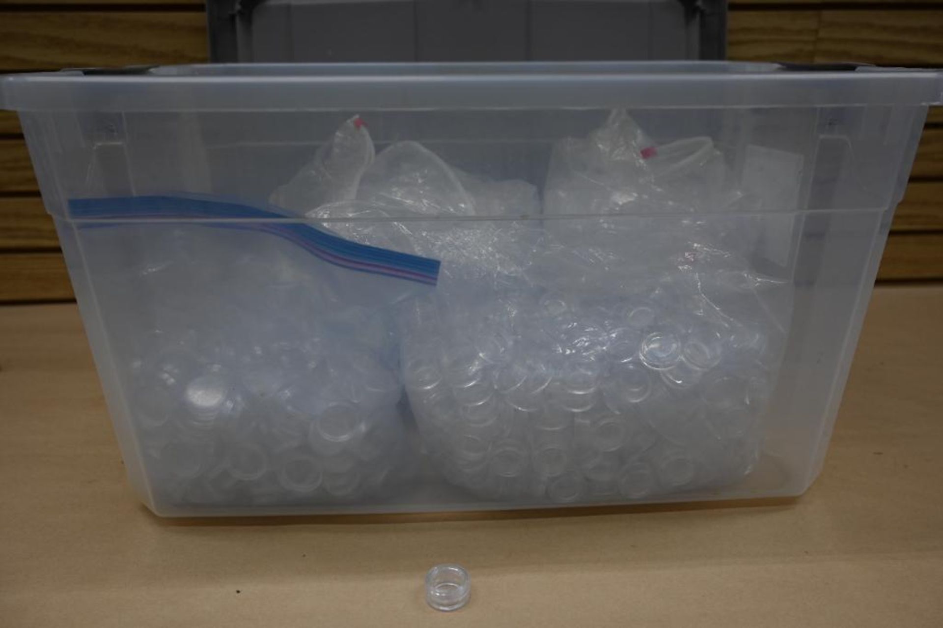 Box Loaded with 5ml Plastic Containers with Lids - Image 6 of 7