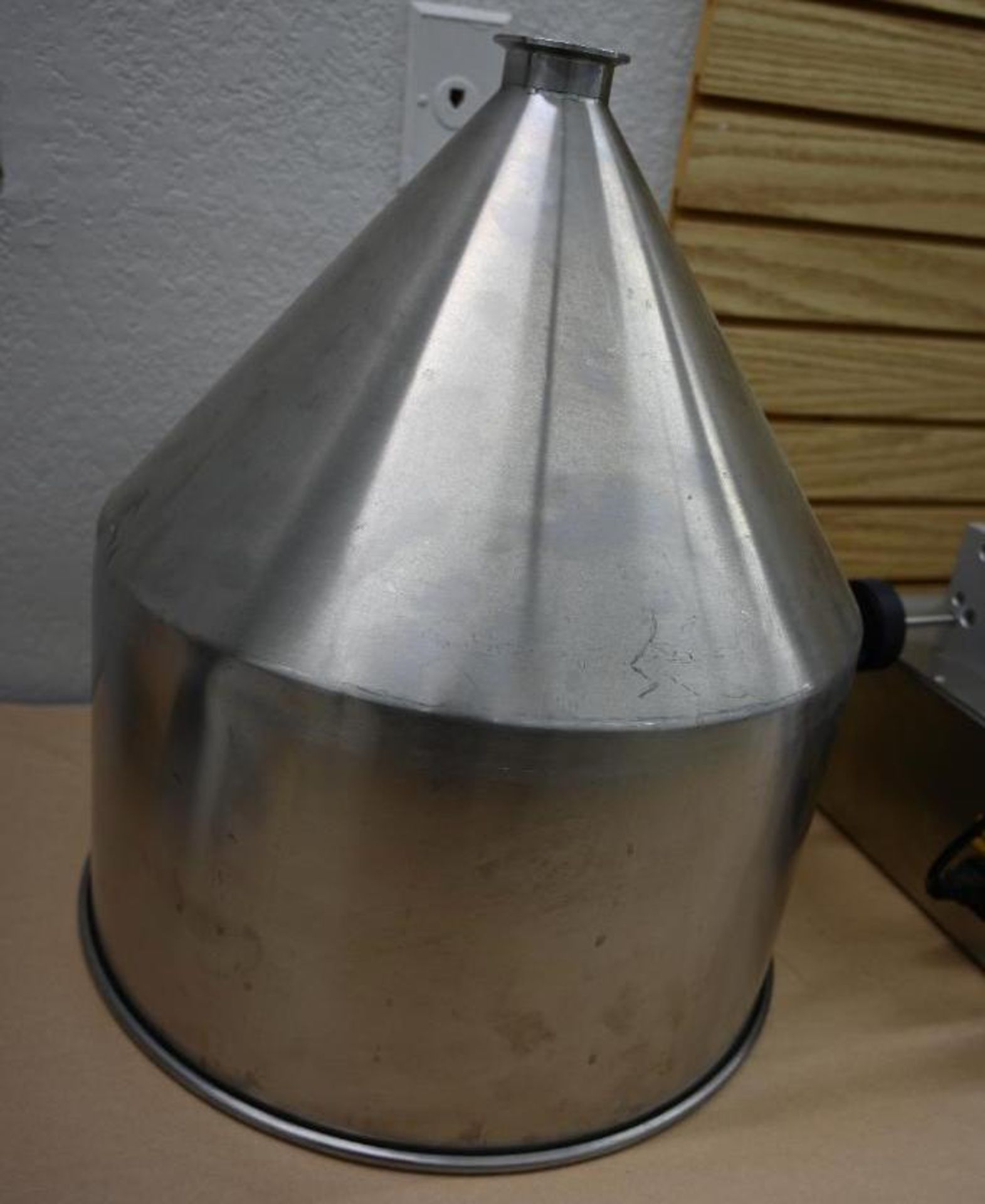 Single Head Pasty Liquid Filling Machine model GIWGD - Image 9 of 13