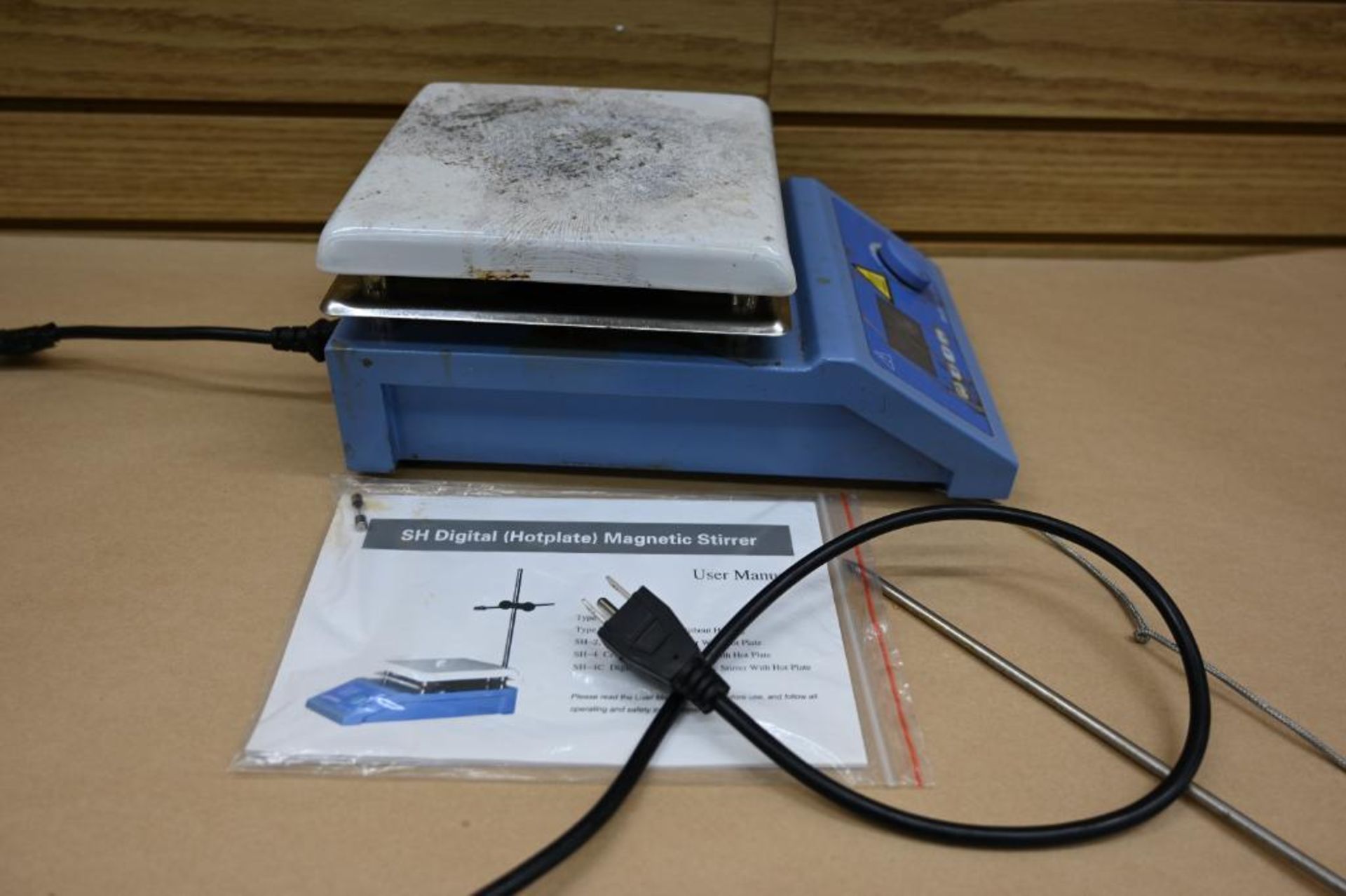 SH Digital Hot Plate Magnetic Stirrer - Image 9 of 9
