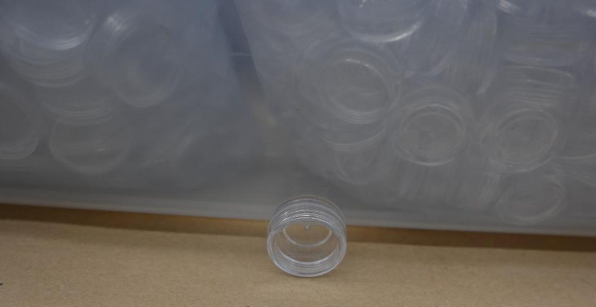 Box Loaded with 5ml Plastic Containers with Lids - Image 5 of 7