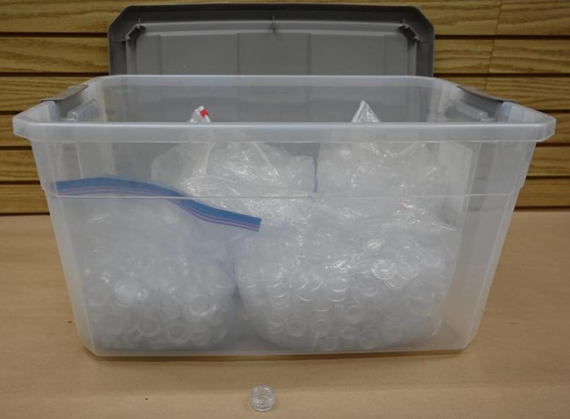 Box Loaded with 5ml Plastic Containers with Lids - Image 7 of 7