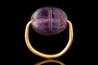 EGYPTIAN GOLD RING WITH AMETHYST SCARAB