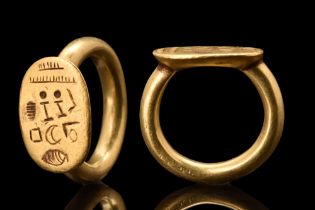PHOENICIAN GOLD RING WITH GLYPHS
