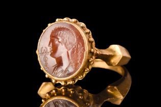 ROMAN MERCURY STONE INTAGLIO IN GOLD RING