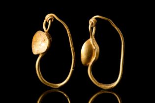 ROMAN MATCHED PAIR OF GOLD EARRINGS