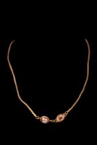 RARE ROMAN GOLD NECKLACE WITH AVIAN CAMEO CLASP