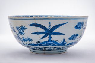 CHINESE BLUE AND WHITE PORCELAIN BOWL