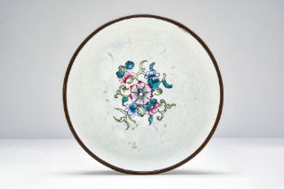 CHINESE CANTON ENAMEL BOWL WITH FIGURES