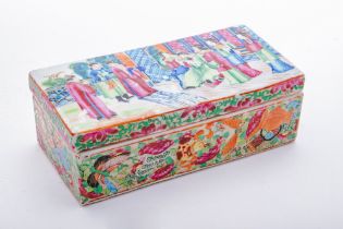 CHINESE CANTON FAMILLE ROSE PORCELAIN BOX