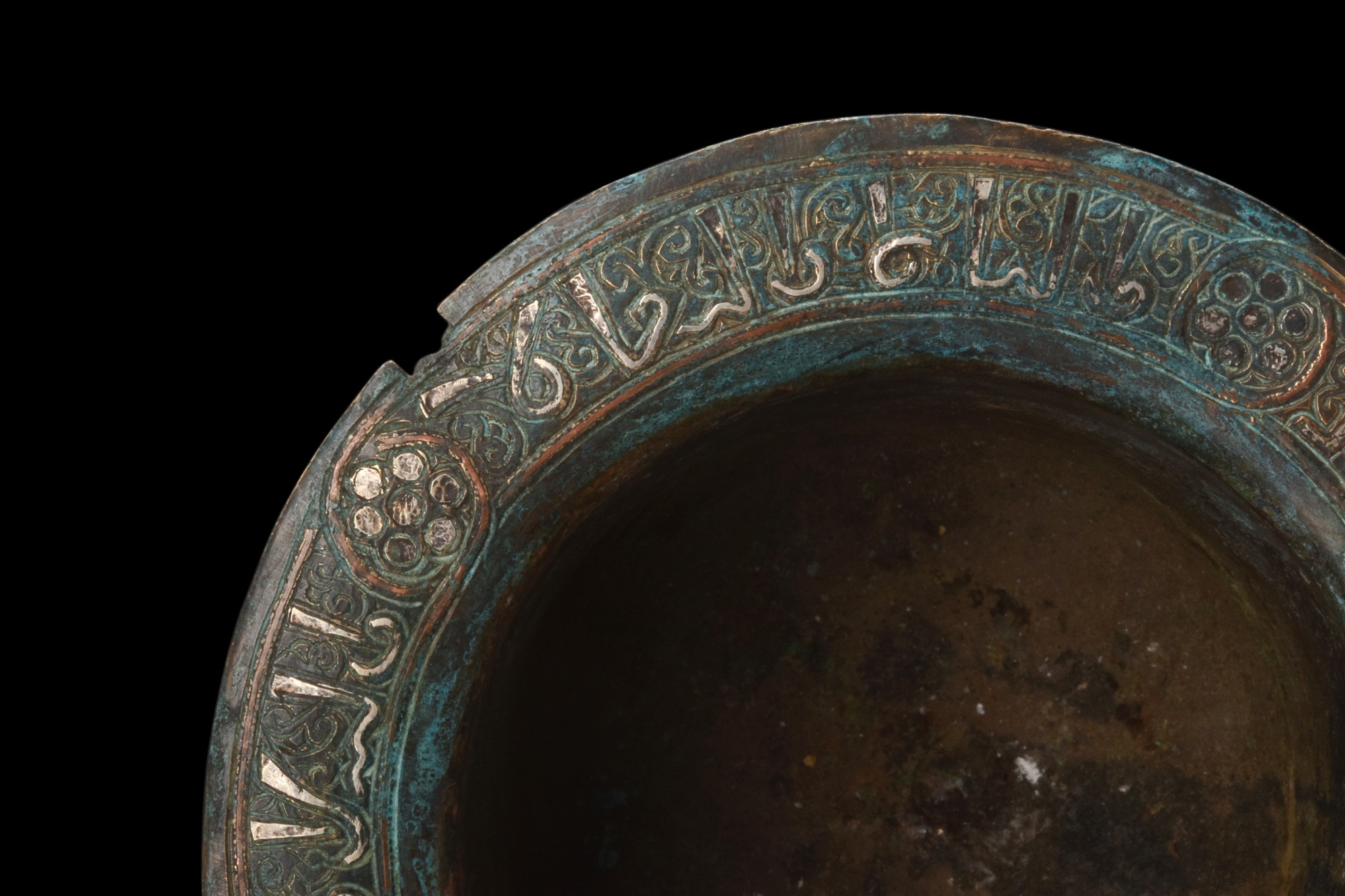 SUPERB SELJUK SILVER INLAID BRONZE PESTLE AND MORTAR - Image 6 of 6