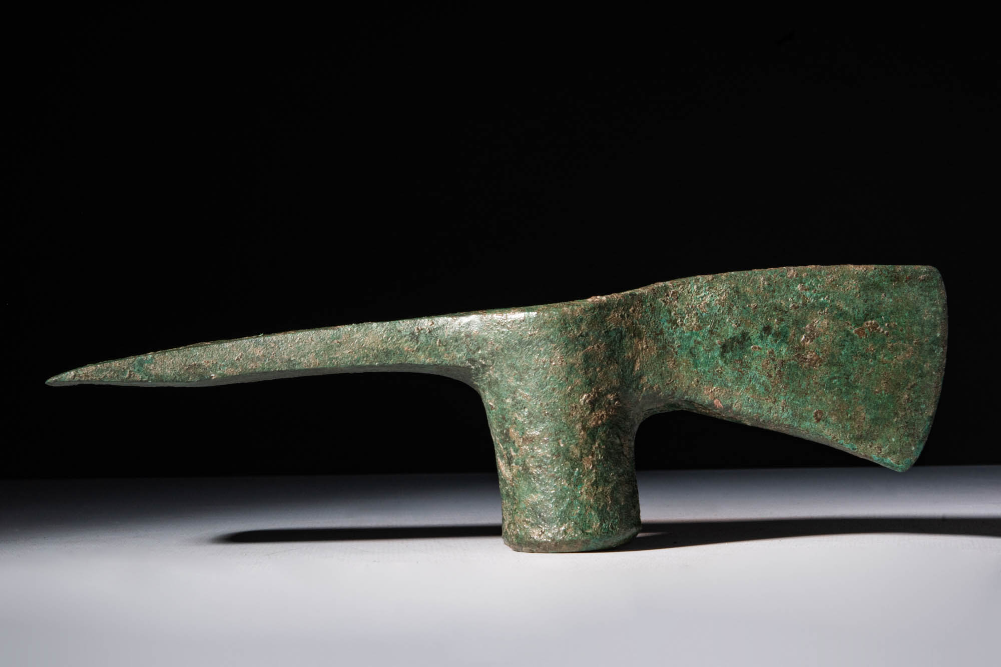 BRONZE AGE AXE WITH ADZE - Image 2 of 3