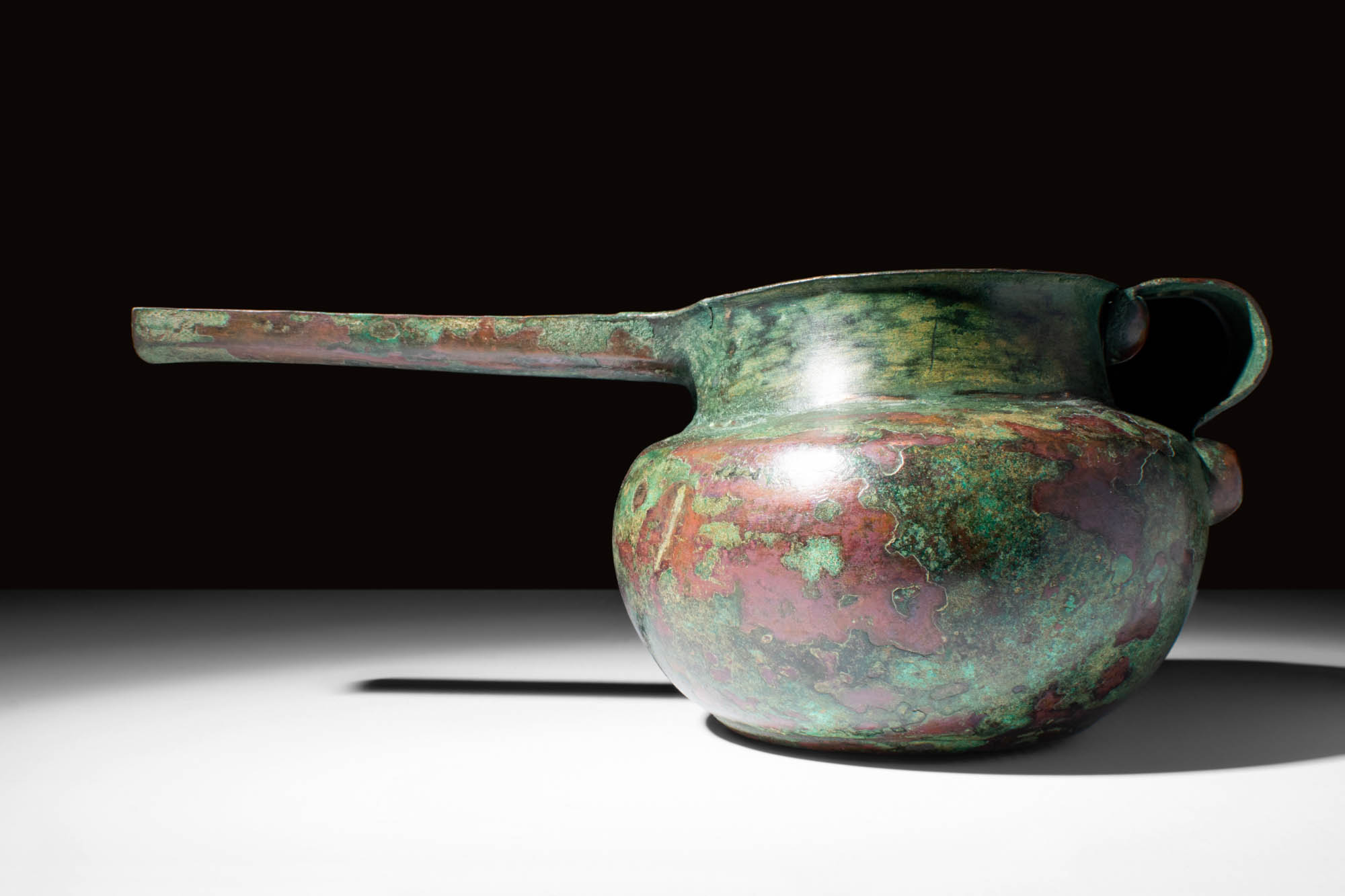AMLASH SPOUTED VESSEL DECORATED WITH GLOBES - Image 2 of 6