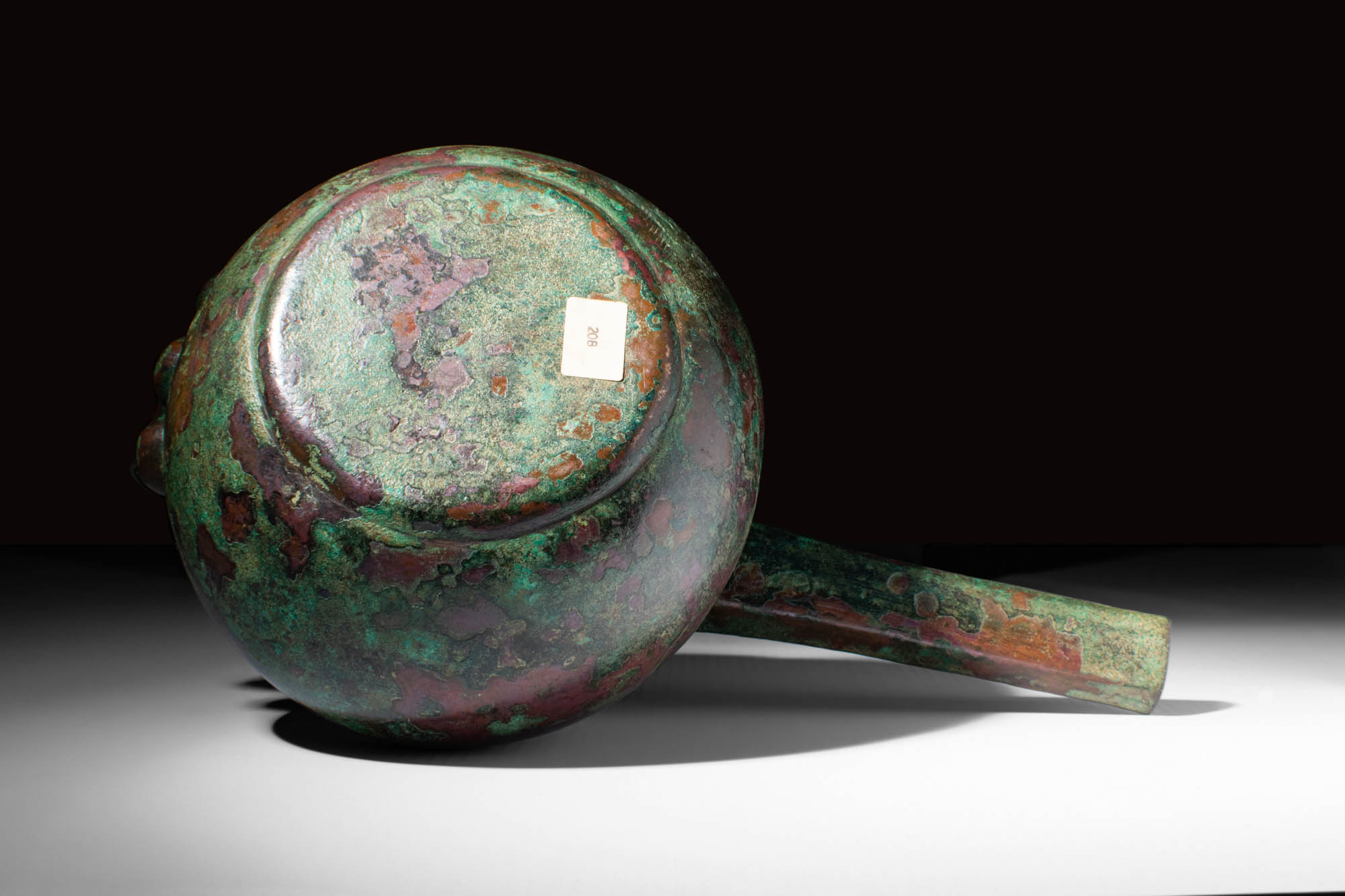 AMLASH SPOUTED VESSEL DECORATED WITH GLOBES - Image 6 of 6