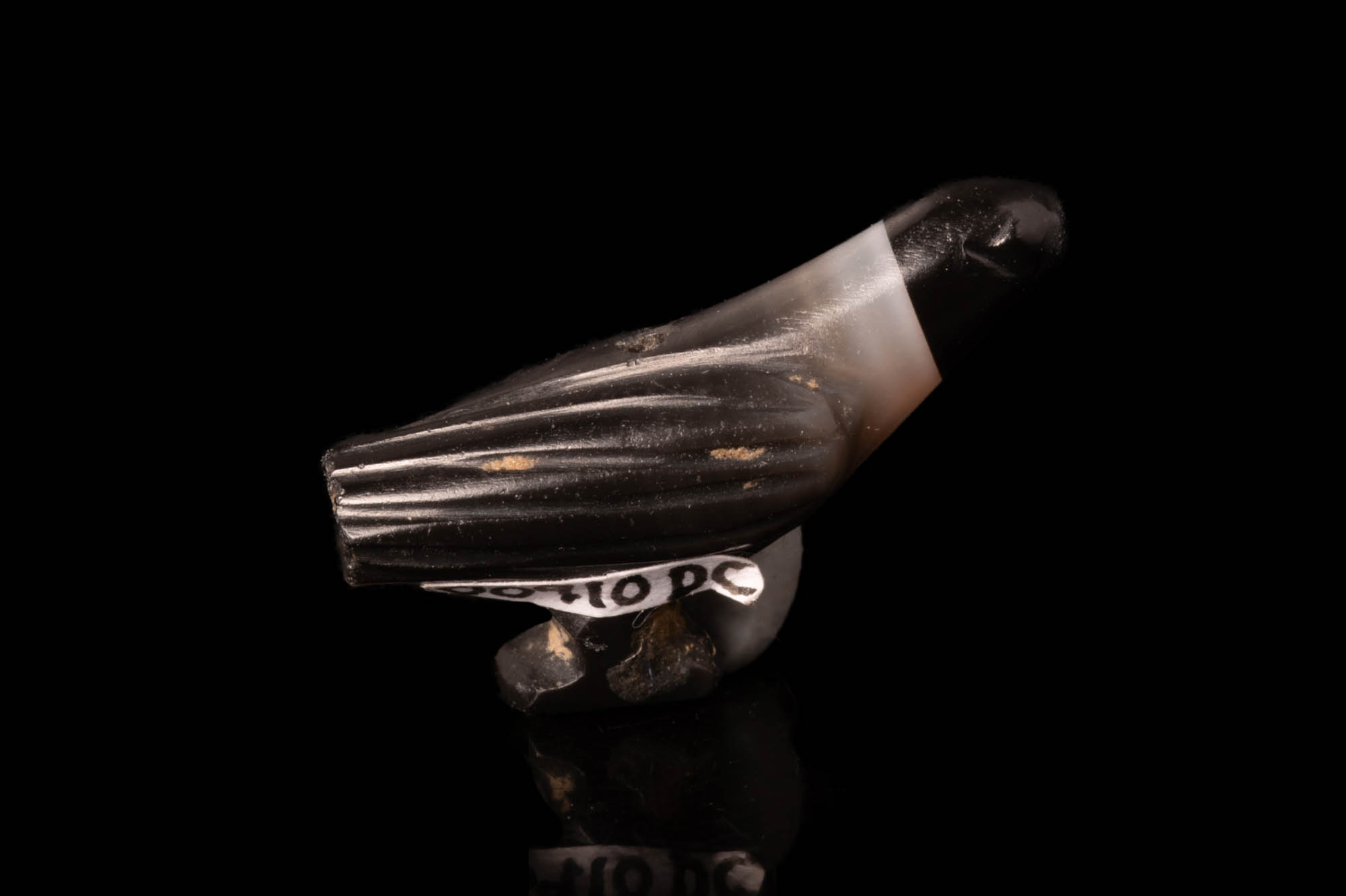 HELLENISTIC BANDED AGATE BIRD SHAPED AMULET - Image 3 of 3