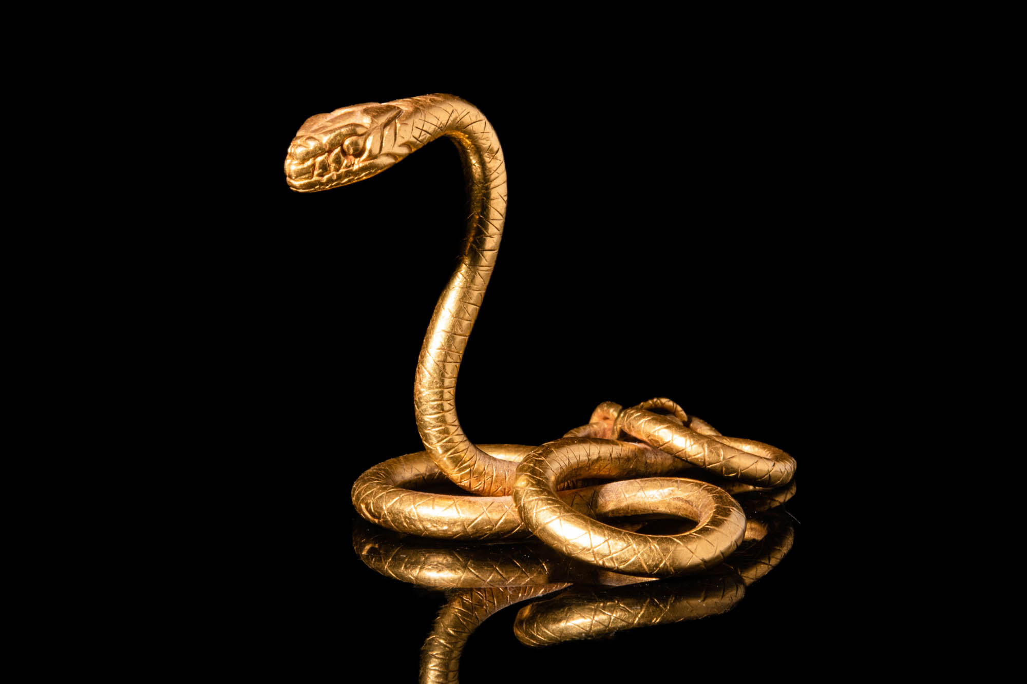 RARE EGYPTIAN GOLD ATTACKING SNAKE FIGURE