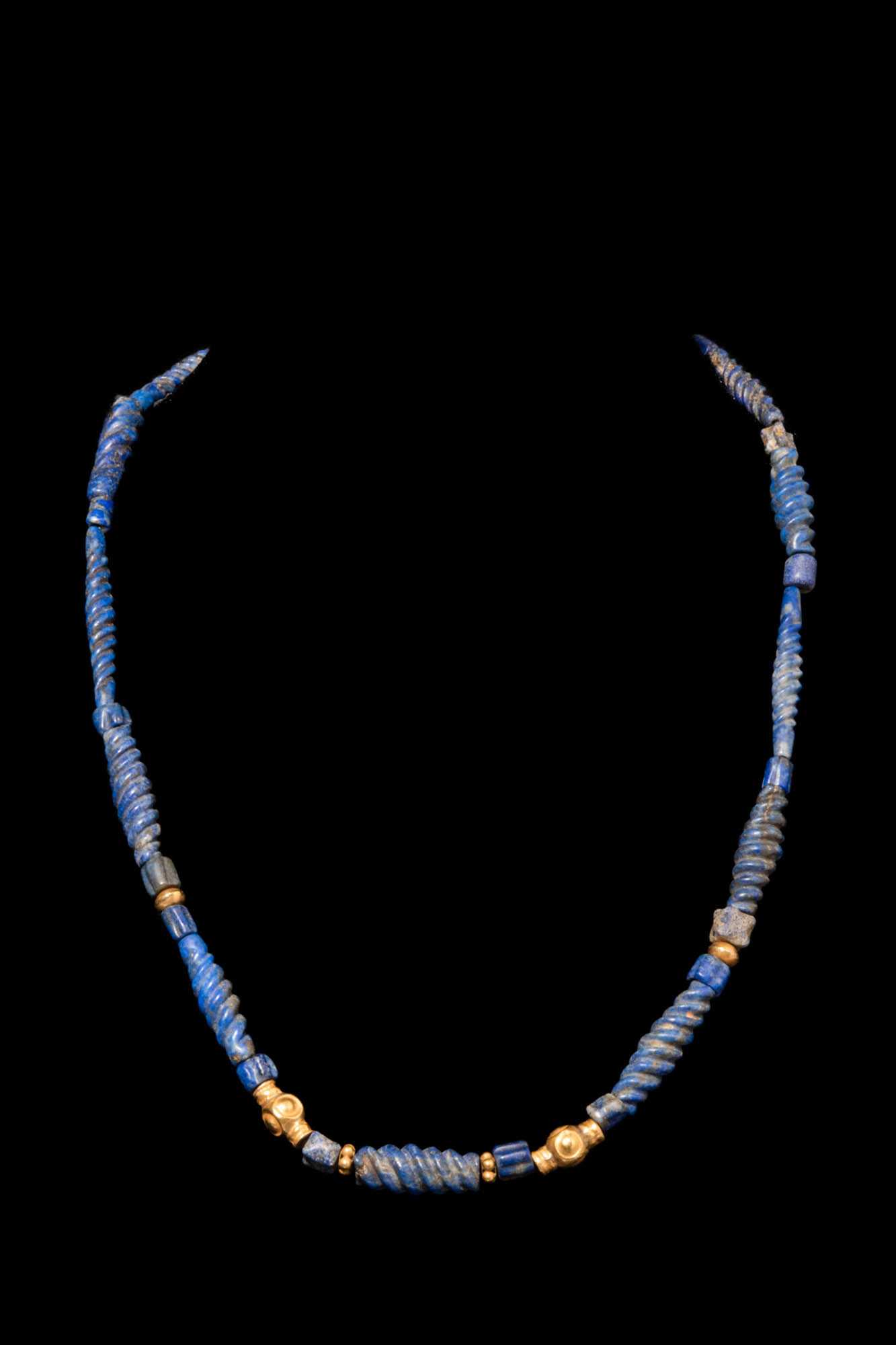 MESOPOTAMIAN LAPIS LAZULI AND GOLD NECKLACE - Image 2 of 4