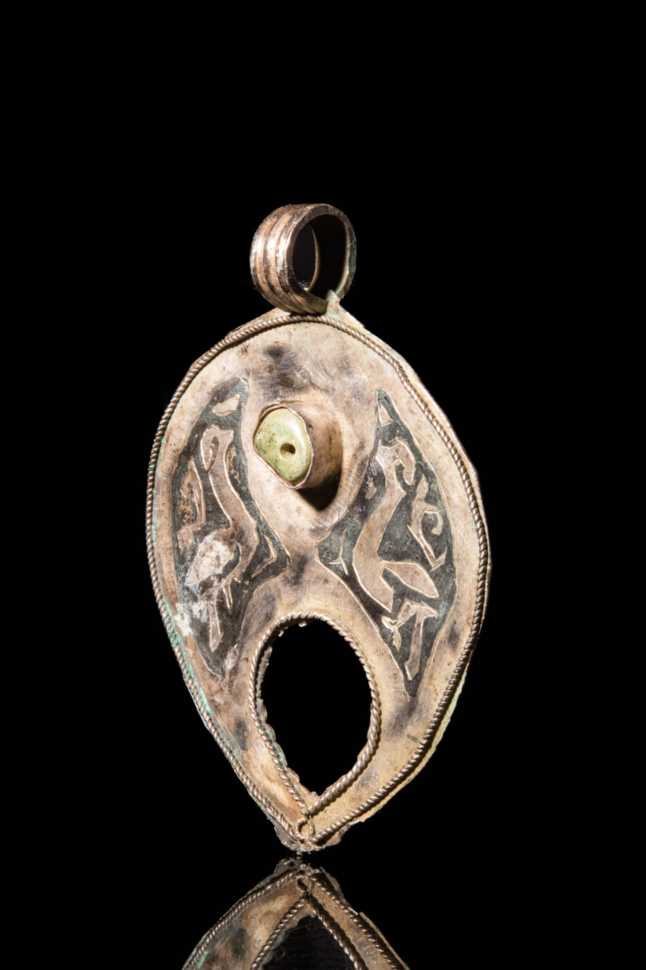 FATIMID CRESCENT MOON PENDANT WITH TURQUOISE CABOCHON - Image 2 of 3