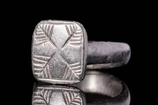 MEDIEVAL SILVER DECORATED RING WITH PALMETTA LEAVES