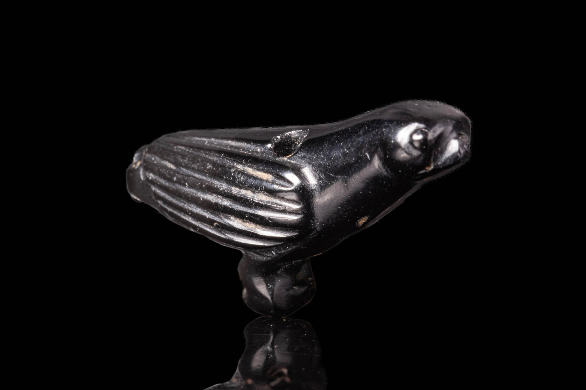 NEAR EASTERN BLACK STONE BIRD AMULET - Image 2 of 3