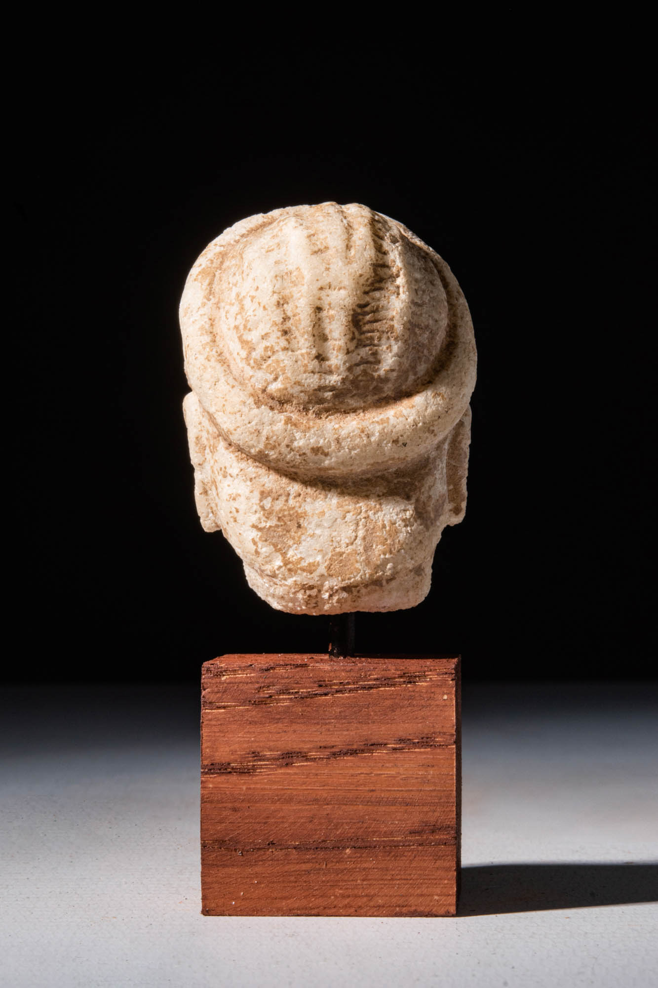 SUMERIAN HEAD OF STATUETTE - Image 4 of 5