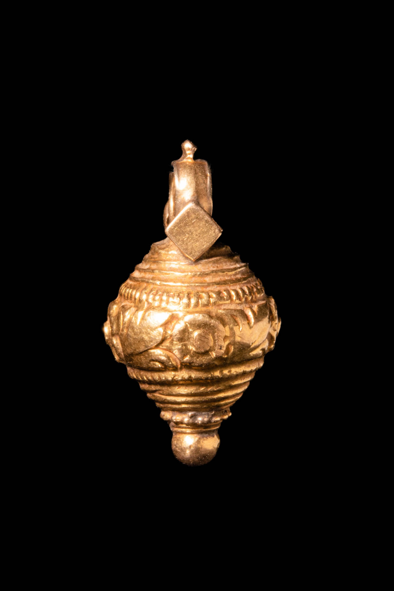 PARTHIAN GOLD PENDANT DECORATED WITH FLOWERS AND FILIGREE MOTIFS - Image 3 of 3