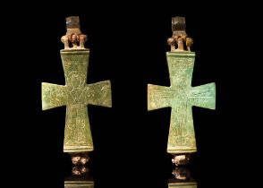 BYZANTINE BRONZE ENCLOPION DECORATED WITH CRUCIFIX