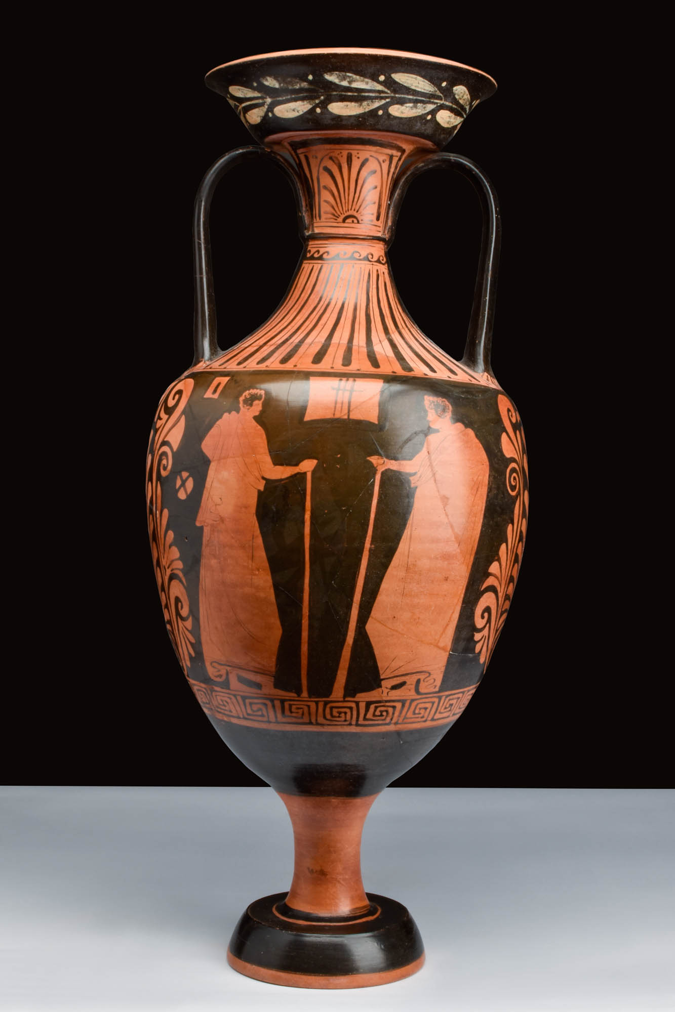 LARGE APULIAN RED-FIGURE AMPHORA - EX. AXEL GUTTMANN - TL TESTED - Image 5 of 7