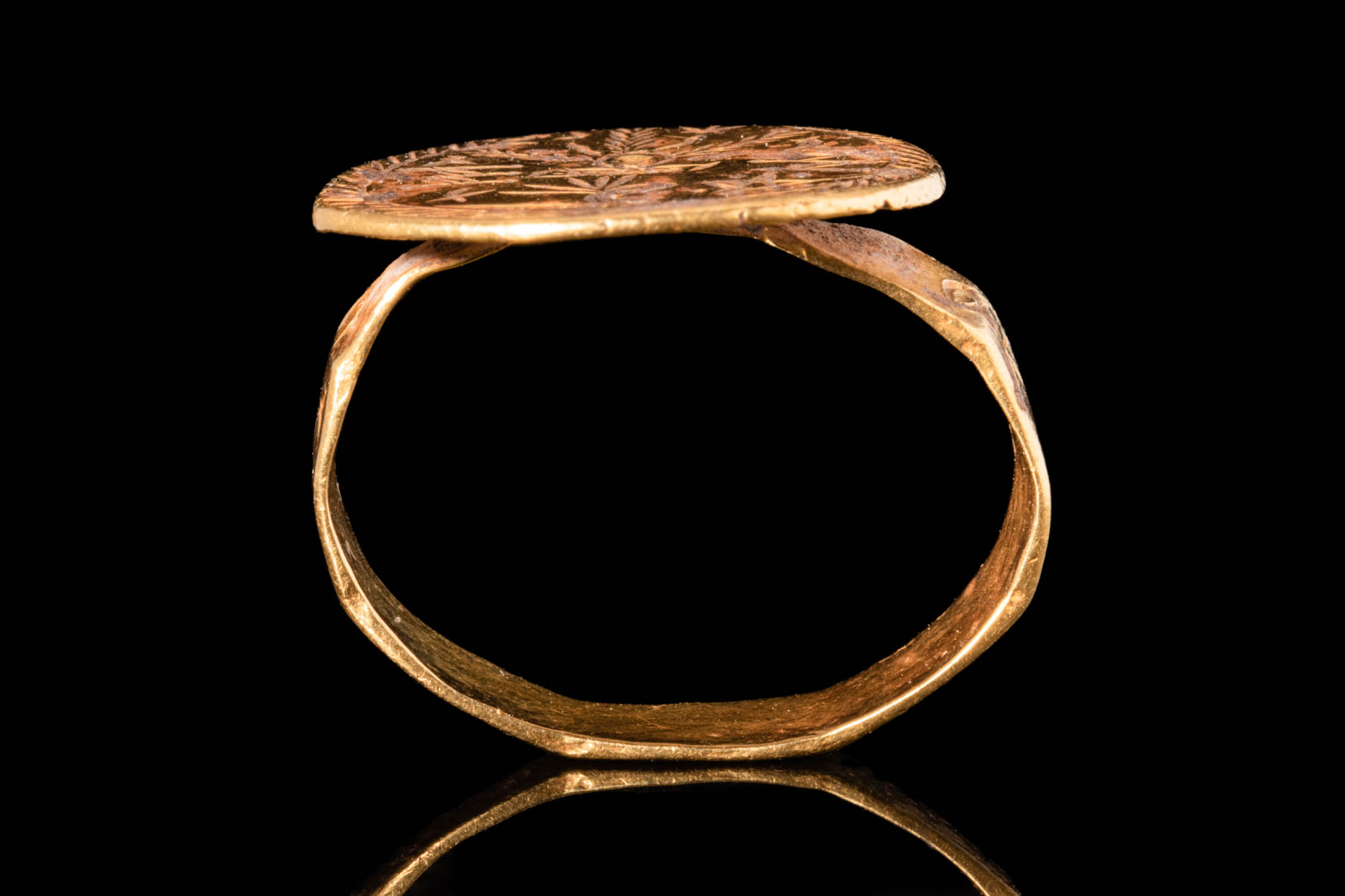 BYZANTINE GOLD AMULET RING WITH MOTIF AGAINST EVIL - Image 7 of 7