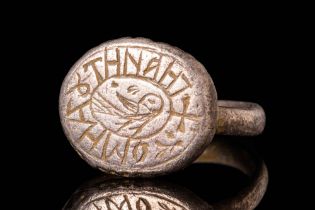 RARE BYZANTINE RELIGIOUS RING WITH INSCRIPTION AND BIRD