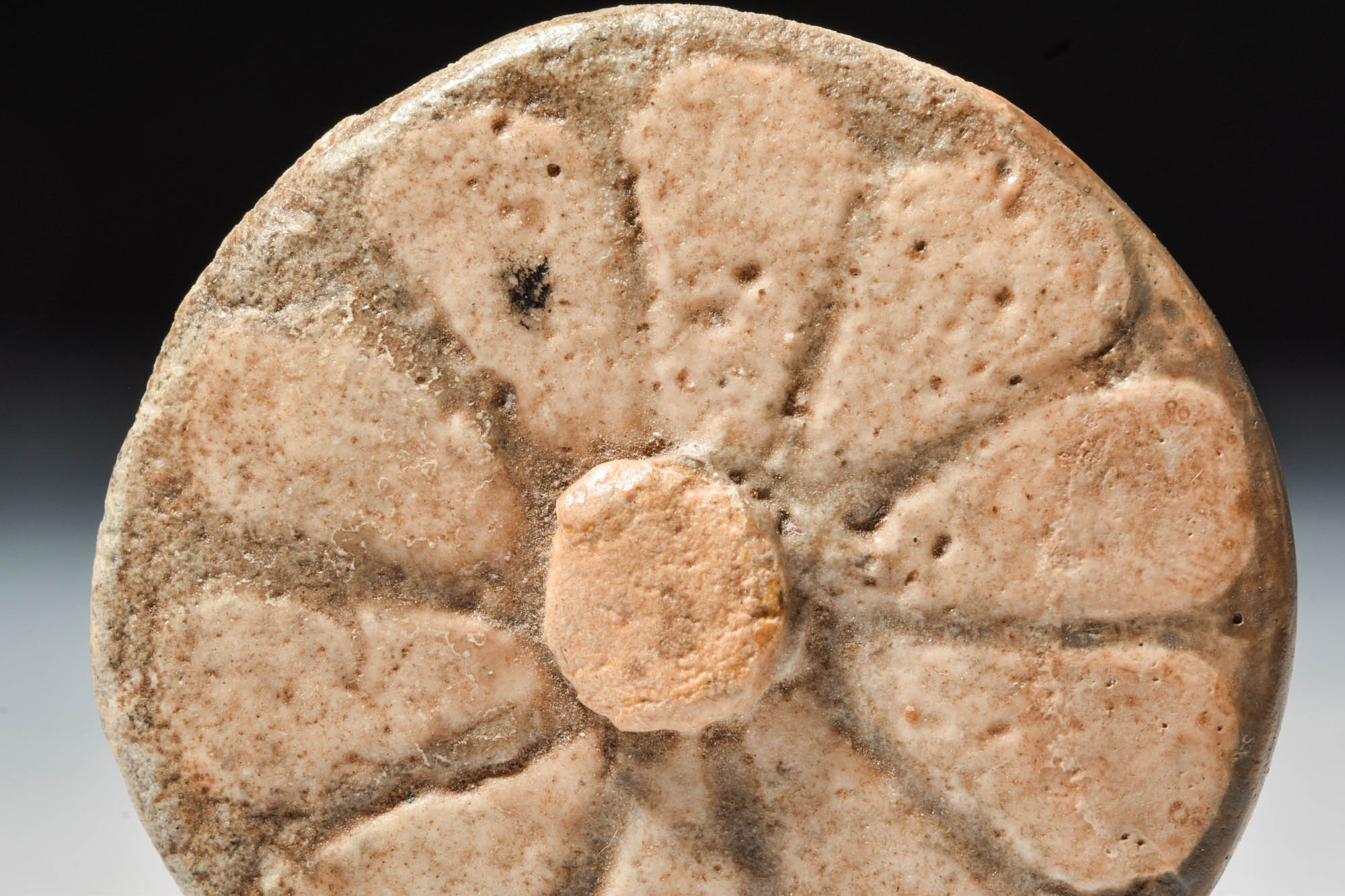 EGYPTIAN NEW KINGDOM FAIENCE ROSETTE INLAY - Image 4 of 4
