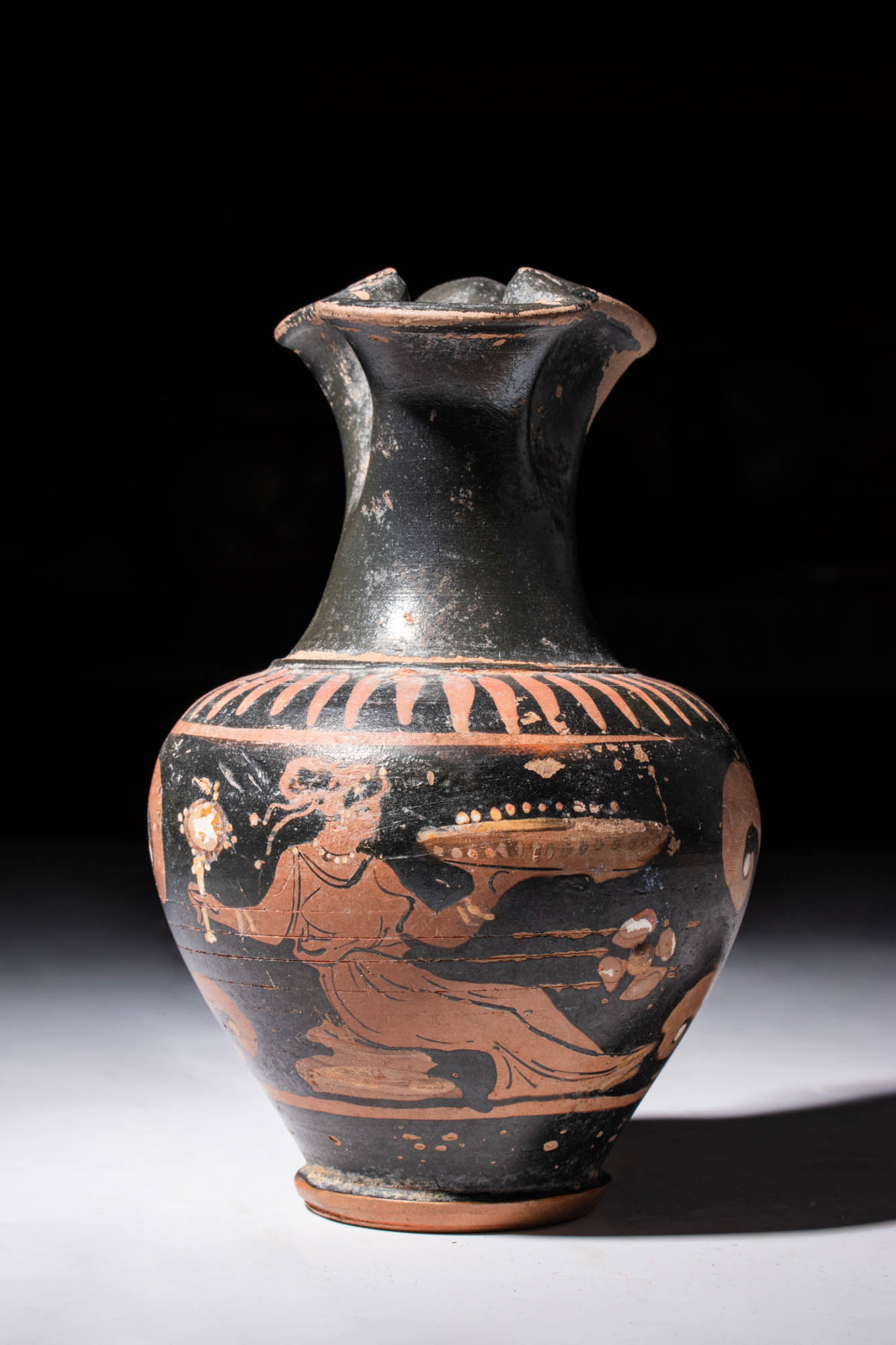 APULIAN RED FIGURE OINOCHOE