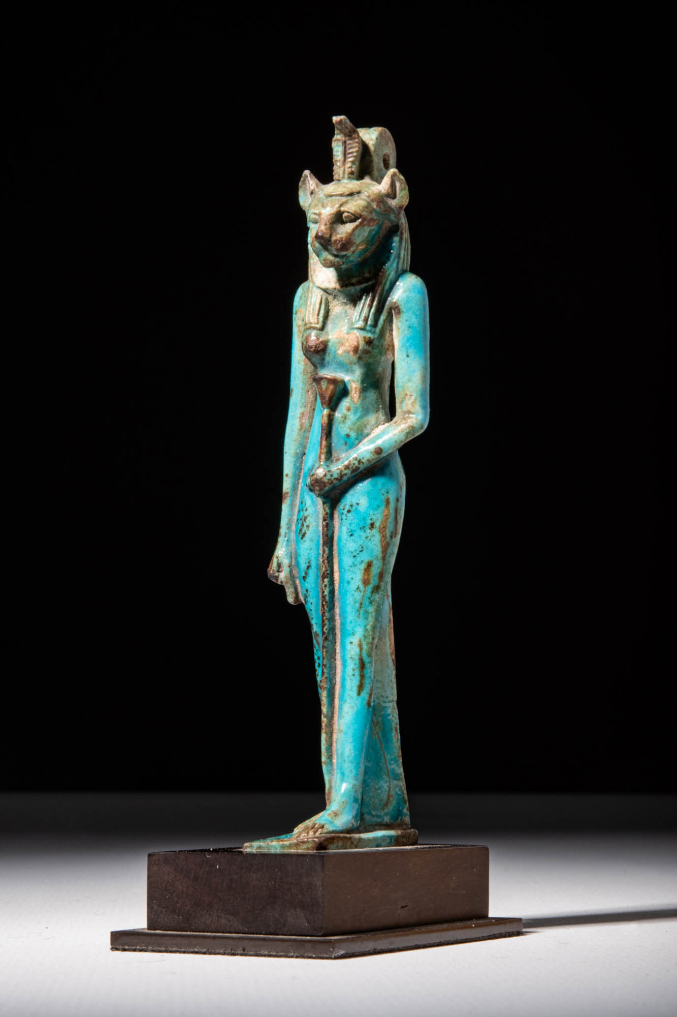 TALL EGYPTIAN FAIENCE STATUETTE OF THE GODDESS SEKHMET - Image 5 of 7