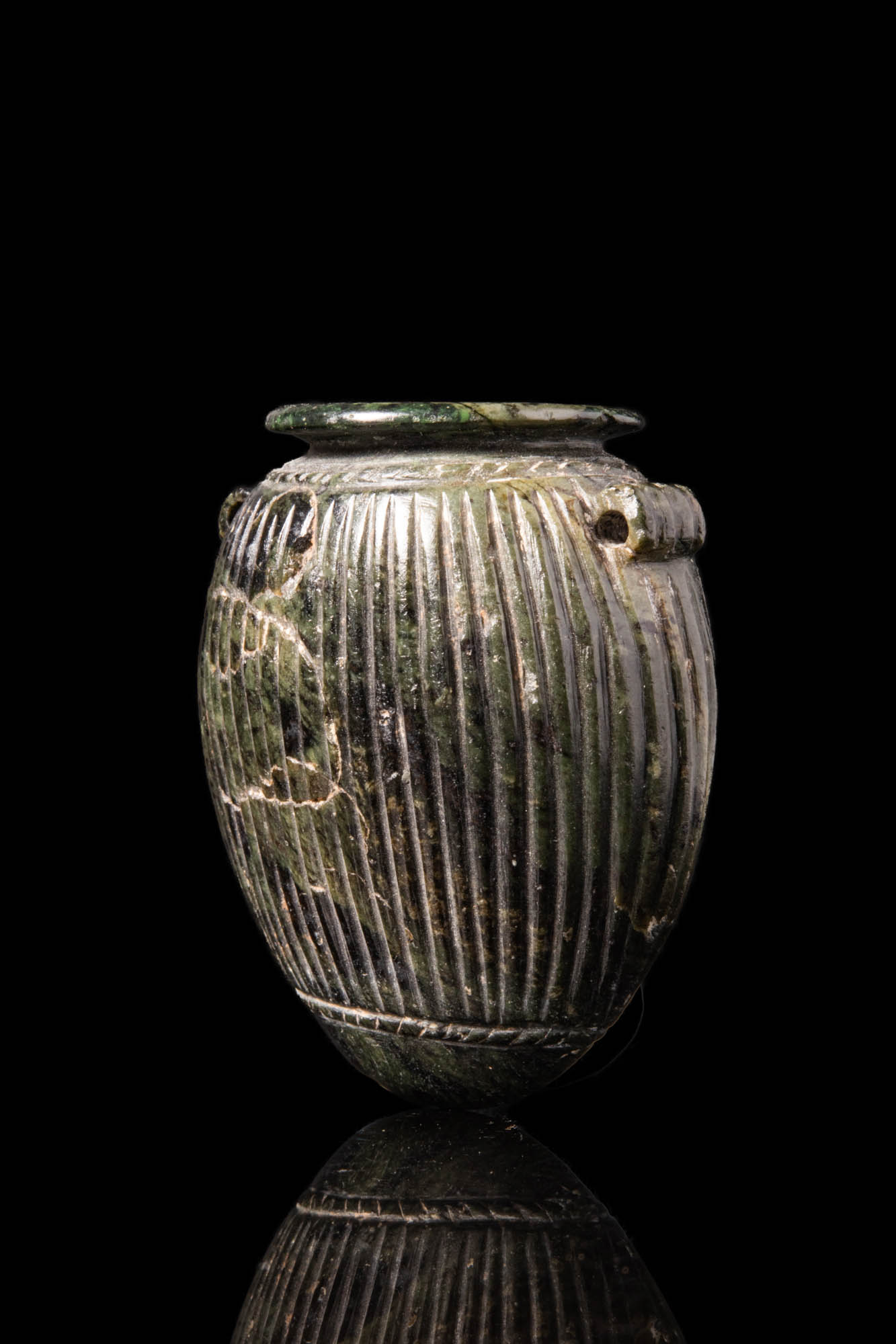 EGYPTIAN PREDYNASTIC GREEN STONE JAR - Image 2 of 4