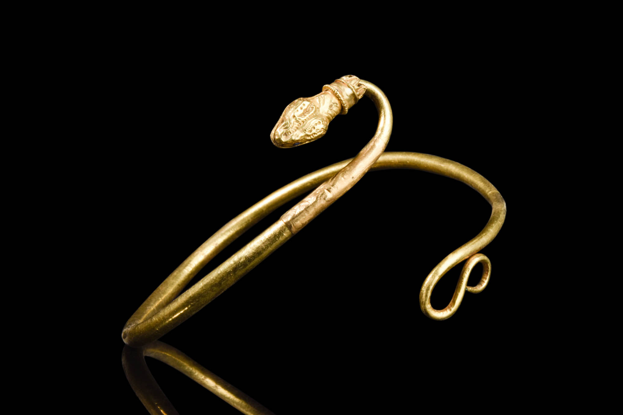 HEAVY PTOLEMAIC GOLD ARM RING - Image 4 of 5