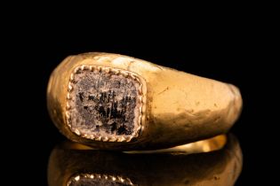 LATE ROMAN GOLD RING