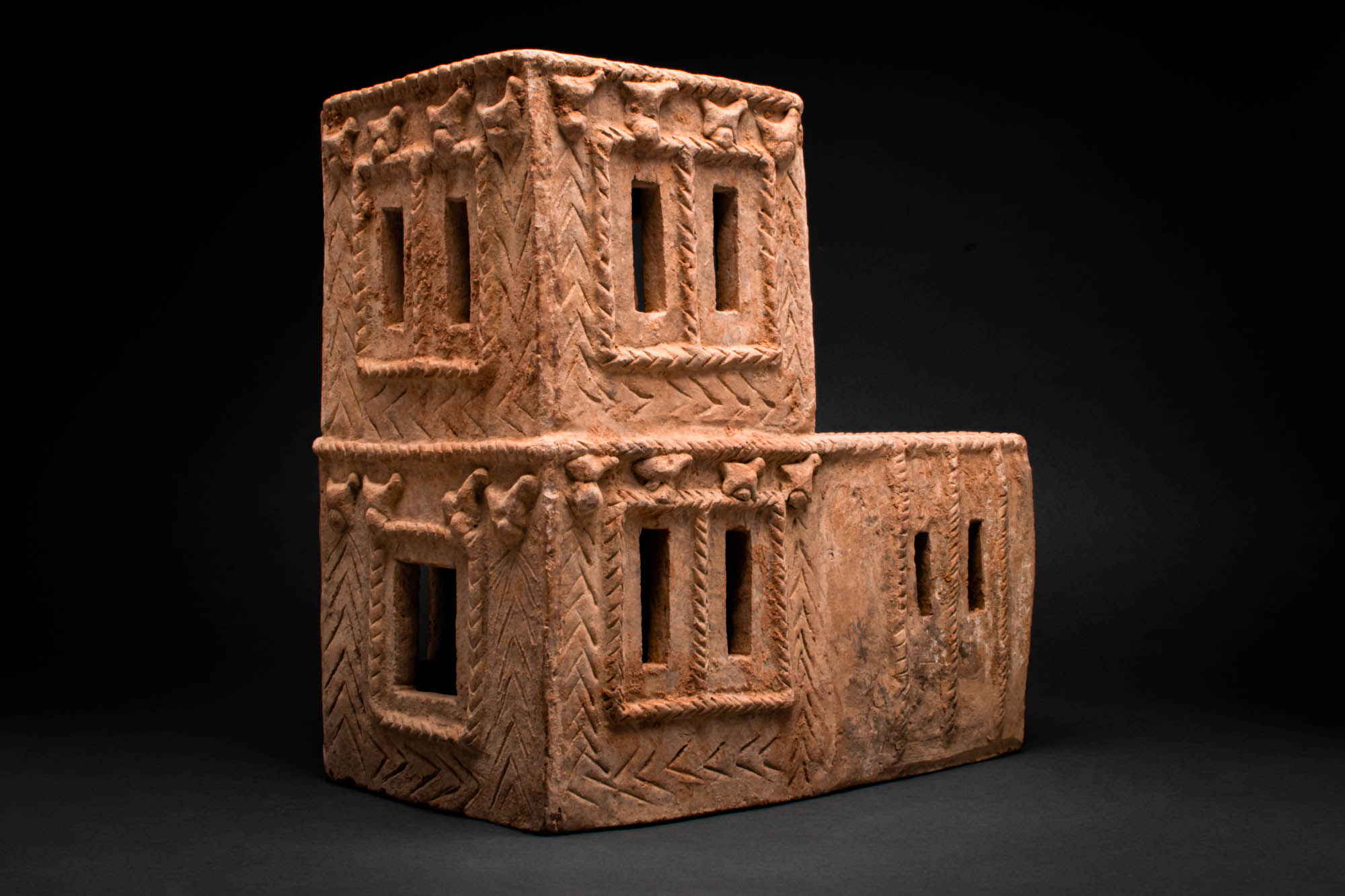 MESOPOTAMIAN ARCHITECTURAL TERRACOTTA MODEL - Image 3 of 8